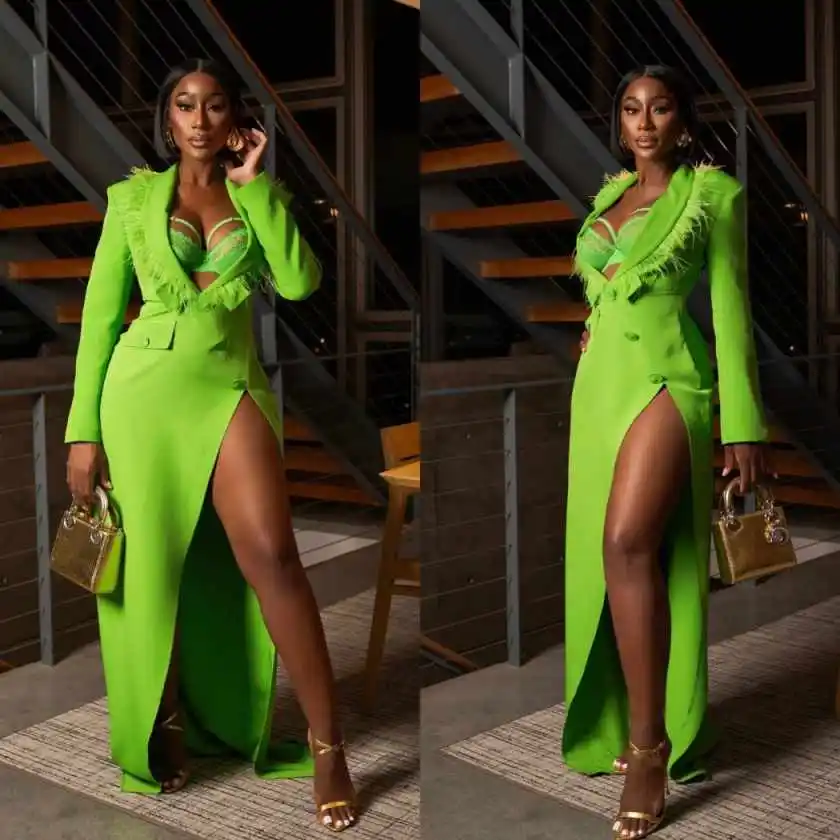 Sexy Women Coat 1 Piece Jacket Single Breasted High Slit Feather Lady Fashionable Banquet Party Occasion Customized
Sexy Women Coat 1 Piece Jacket Single Breasted High Slit Feather Lady Fashionable Banquet Party Occasion Customized
