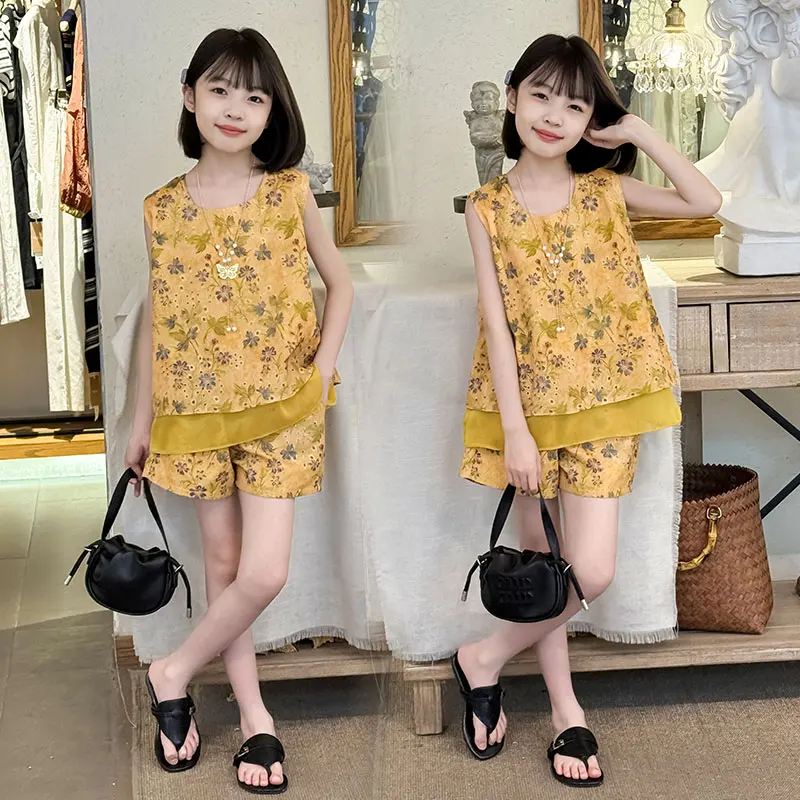 Girls Summer Clothing Set Children Floral Sleeveless Top + Shorts Two-Piece Sets 2025 New
Girls Summer Clothing Set Children Floral Sleeveless Top + Shorts Two-Piece Sets 2025 New