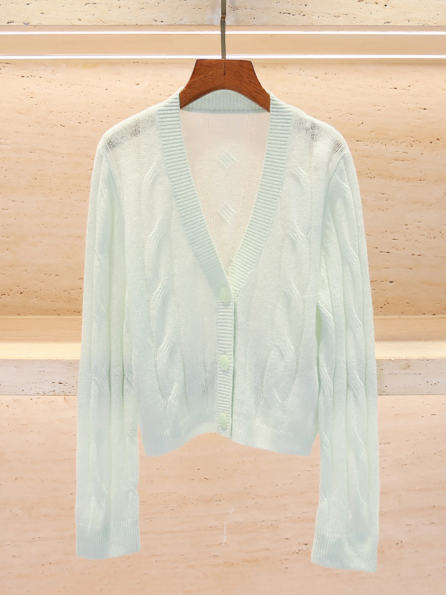 Casual V-Neck Knitted Open Cardigan Top High-End Women's Spring Summer New Style South Oil Regular Fit Long Sleeve Embroidered
Casual V-Neck Knitted Open Cardigan Top High-End Women's Spring Summer New Style South Oil Regular Fit Long Sleeve Embroidered