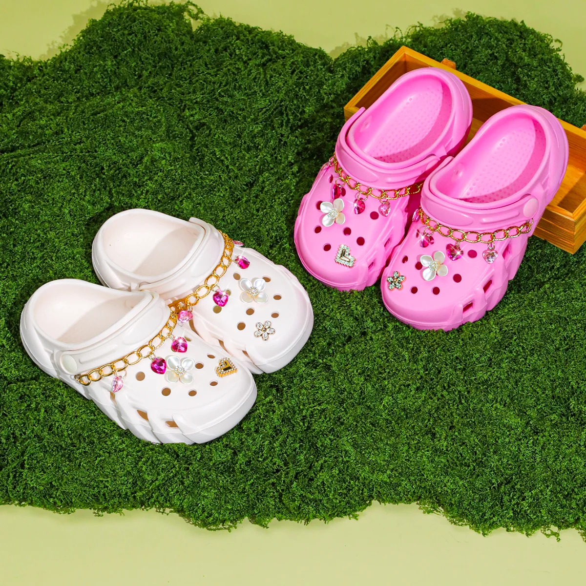 One-step garden shoes, can be worn in all seasons, shiny thick-soled EVA versatile hole shoes, suitable for the beach 2501
One-step garden shoes, can be worn in all seasons, shiny thick-soled EVA versatile hole shoes, suitable for the beach 2501
