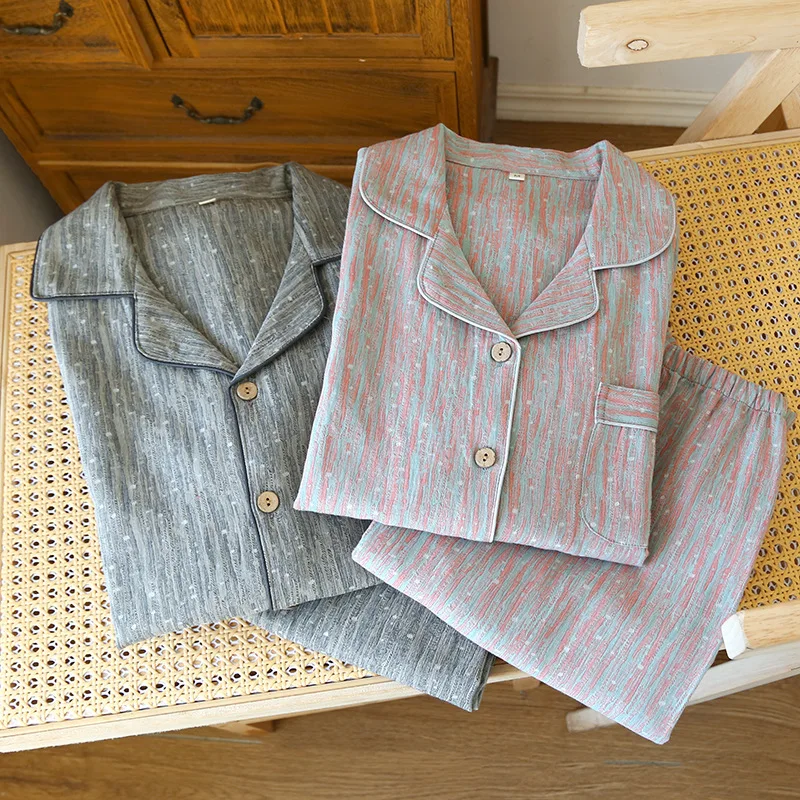 Spring and Autumn Yarn-dyed Retro Couple Pajamas Women's Pure Cotton Gauze Thin Long-sleeved Men's Loungewear Suit Lapel Stripes
Spring and Autumn Yarn-dyed Retro Couple Pajamas Women's Pure Cotton Gauze Thin Long-sleeved Men's Loungewear Suit Lapel Stripes