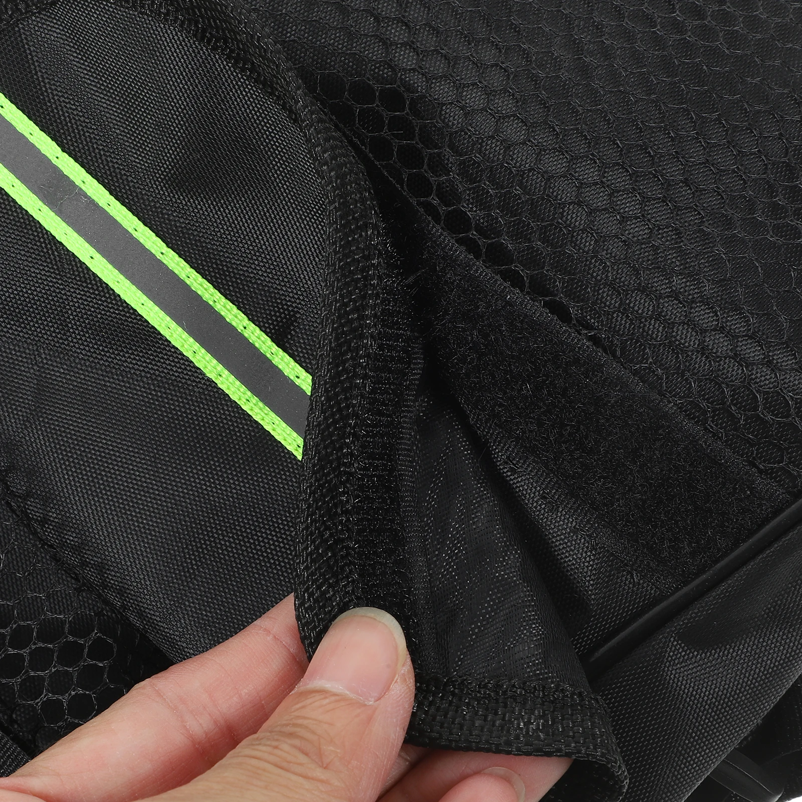 Bike Handlebar Bag Lightweight Durable Reflective Stripes for Night Riding Road Bicycles Accessories Black
Bike Handlebar Bag Lightweight Durable Reflective Stripes for Night Riding Road Bicycles Accessories Black