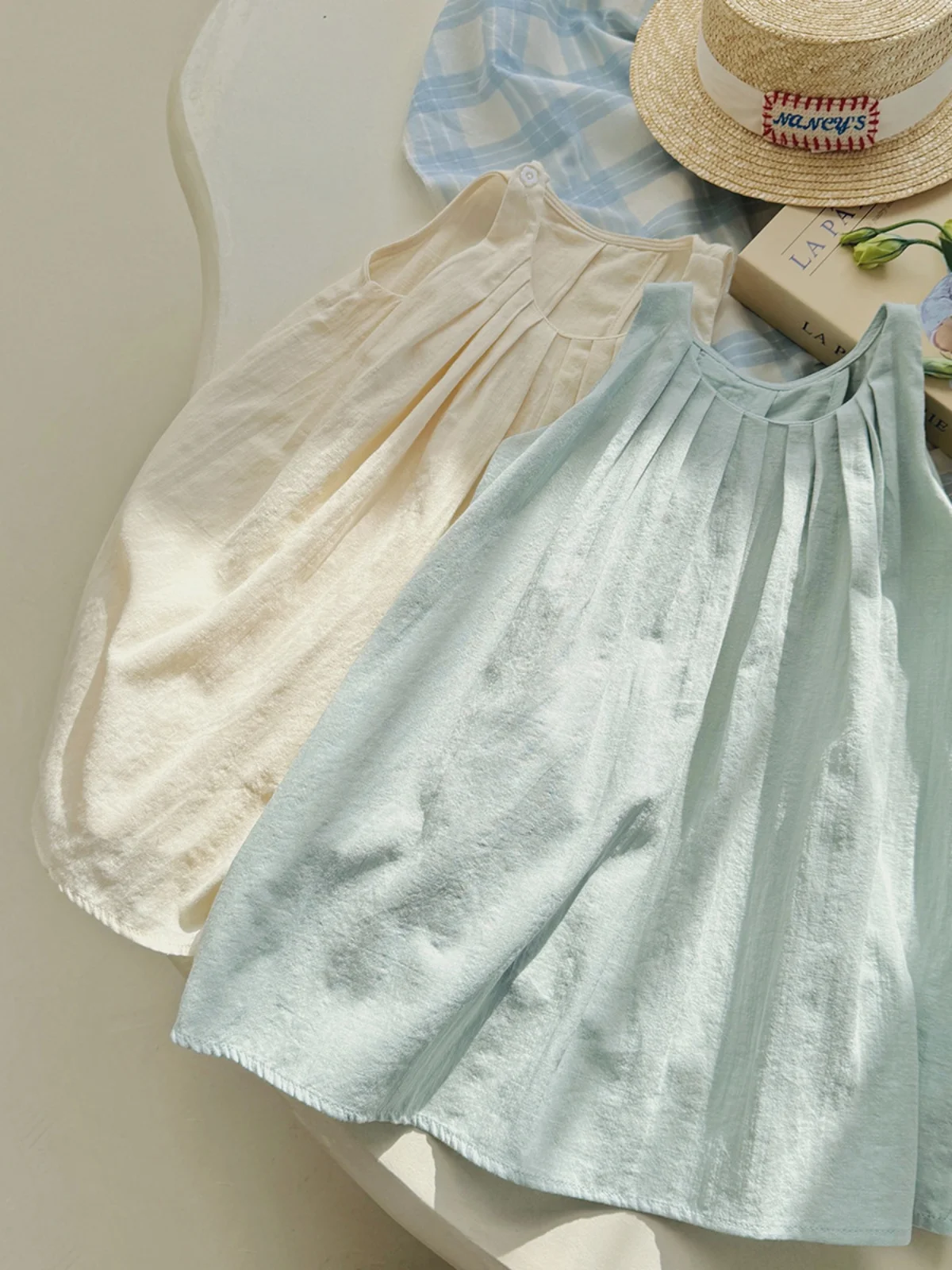 Модный корейский комплект: жилет и плиссированная юбка для маленьких девочек, летний наряд, трендовая одежда для детей
Модный корейский комплект: жилет и плиссированная юбка для маленьких девочек, летний наряд, трендовая одежда для детей