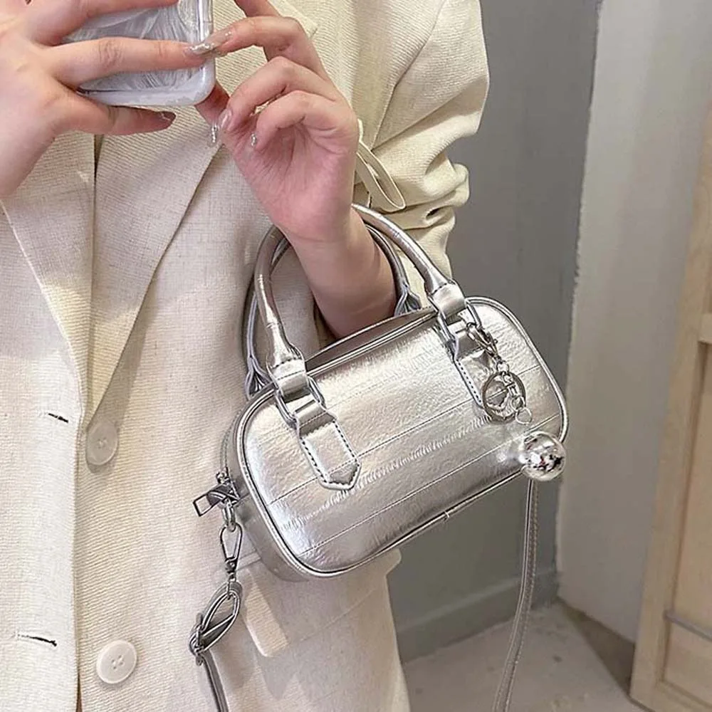 All-Match PU Leather Boston Handbag Alloy Ball Ornament Waterproof Bowling Bag Texture Korean Style Small Square Bag Work
All-Match PU Leather Boston Handbag Alloy Ball Ornament Waterproof Bowling Bag Texture Korean Style Small Square Bag Work