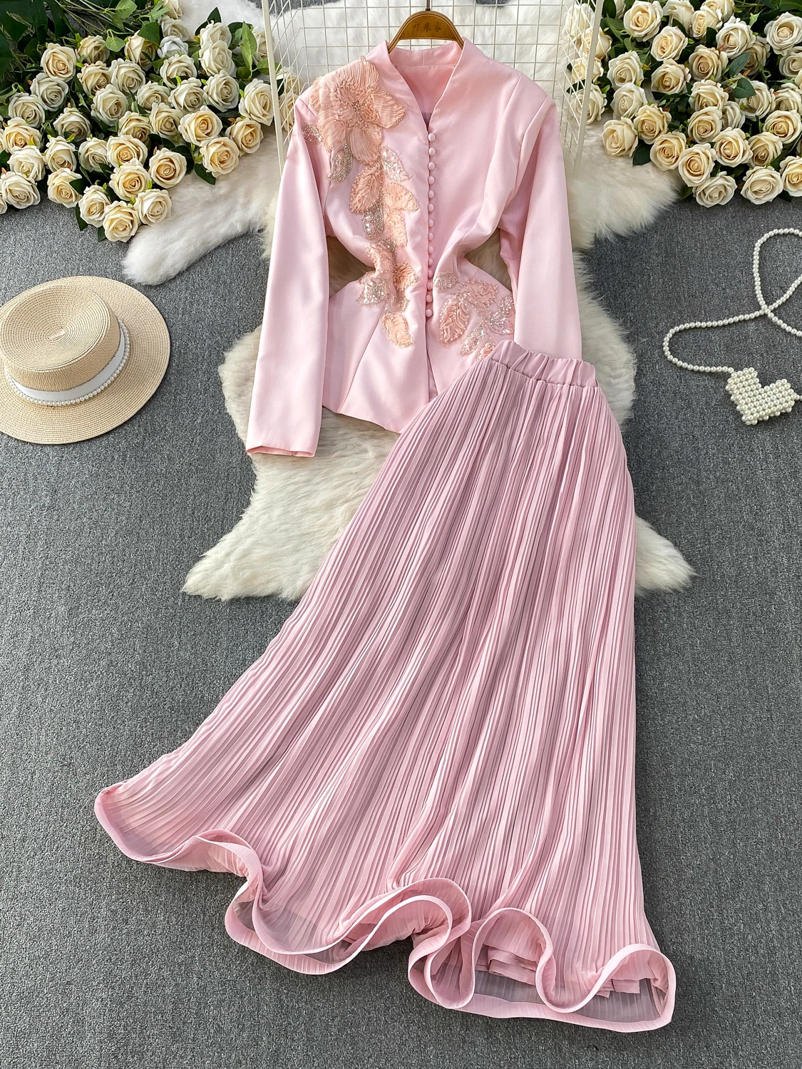 Elegant V-Neck Beaded Floral Jacket with Pleated Long Skirt Set High Waist A-Line Dress for Commuting And Parties
Elegant V-Neck Beaded Floral Jacket with Pleated Long Skirt Set High Waist A-Line Dress for Commuting And Parties