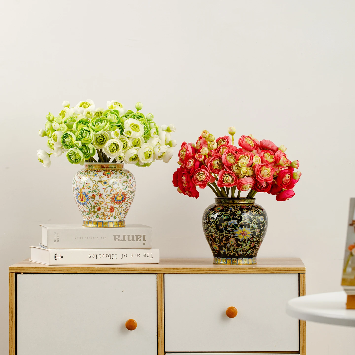 Ceramic vase with enamel color, scrolling lotus pattern, porcelain jar, retro Chinese-style home decoration item
Ceramic vase with enamel color, scrolling lotus pattern, porcelain jar, retro Chinese-style home decoration item