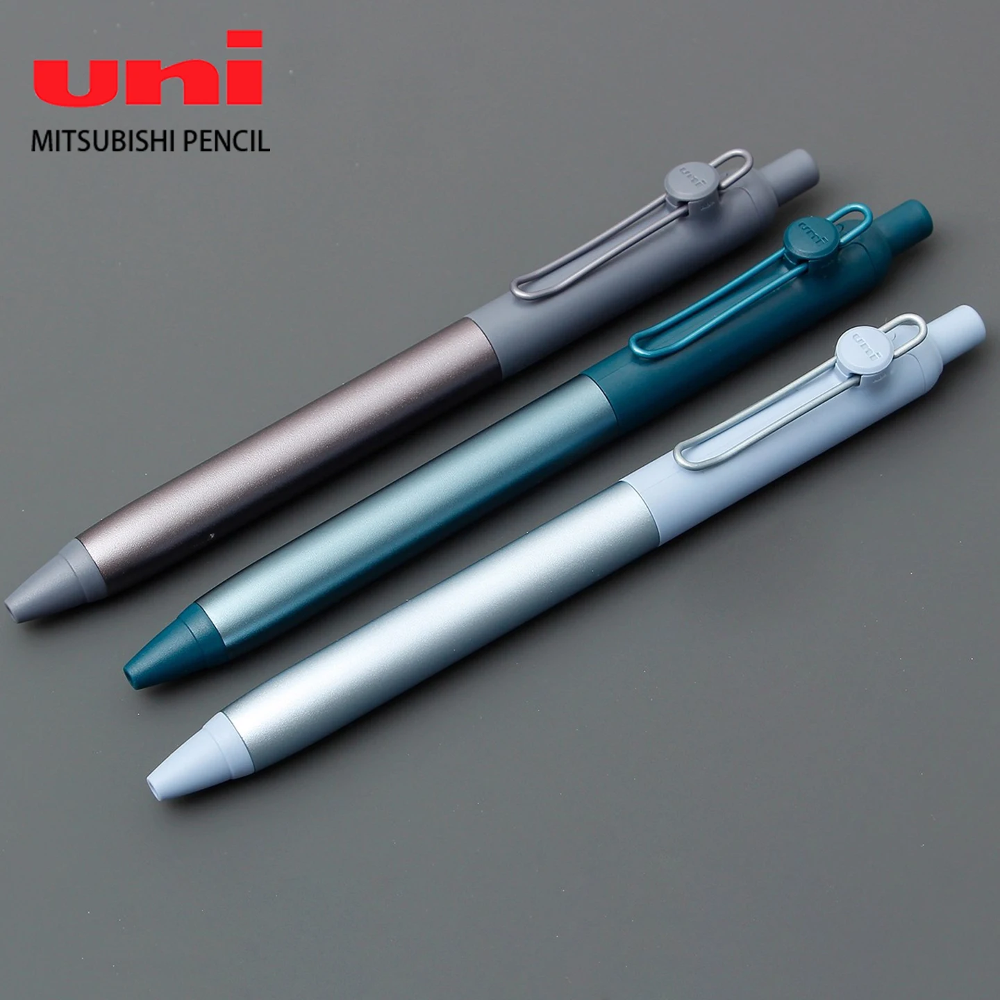 Япония UNI Uniball Zento, ограниченная серия, гелевая ручка, полуметаллические быстросохнущие черные чернила, школьные принадлежности, канцелярские принадлежности, офисные аксессуары
Япония UNI Uniball Zento, ограниченная серия, гелевая ручка, полуметаллические быстросохнущие черные чернила, школьные принадлежности, канцелярские принадлежности, офисные аксессуары