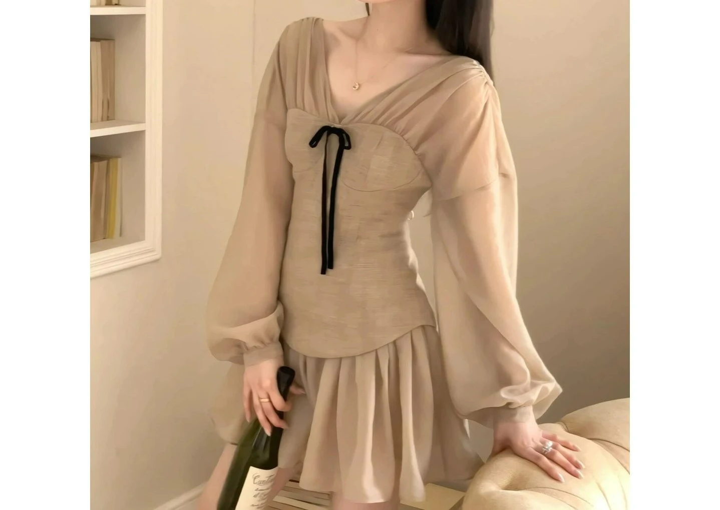 2025 New High-End Elegant V-Neck Waist-Cinching Dress Gentle Style Stunning Slimming A-Line Dress for Women
2025 New High-End Elegant V-Neck Waist-Cinching Dress Gentle Style Stunning Slimming A-Line Dress for Women