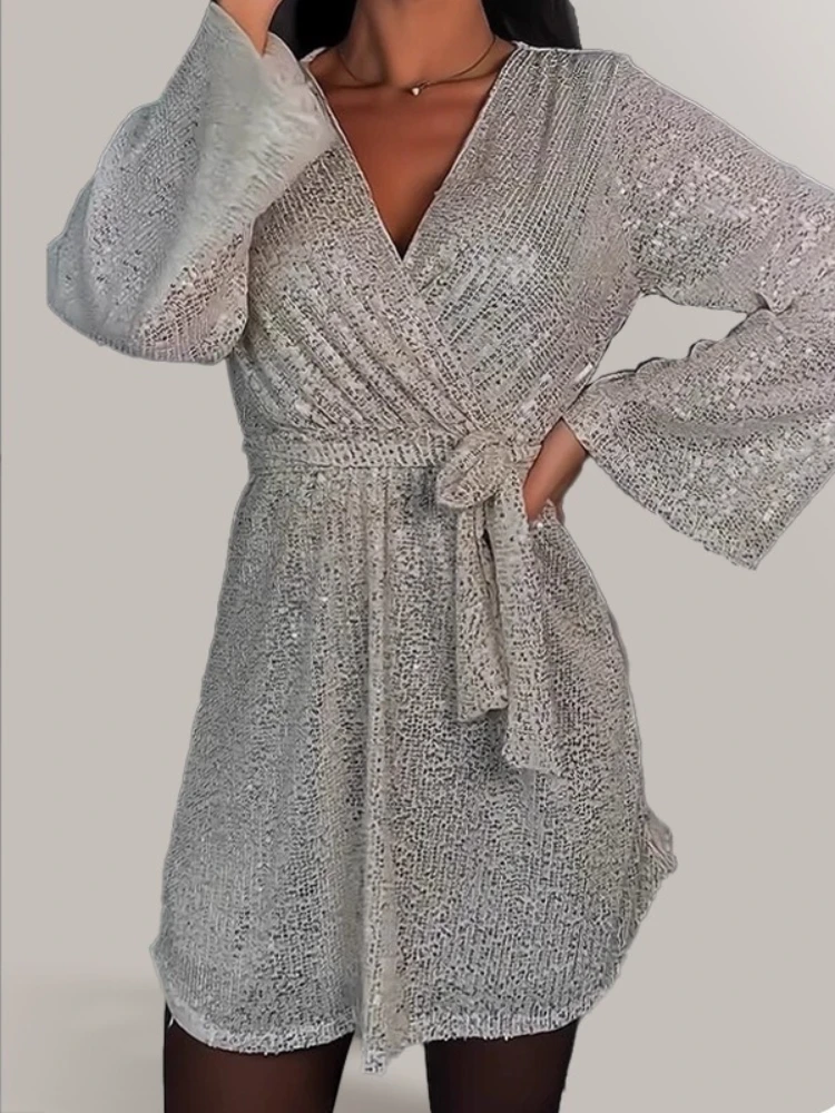 2025 Summer New Women's Fashion V-neck Sequined Short Skirt Long Sleeve Dress Elegant Sexy Nightclub Evening Dress Ladies 
2025 Summer New Women's Fashion V-neck Sequined Short Skirt Long Sleeve Dress Elegant Sexy Nightclub Evening Dress Ladies