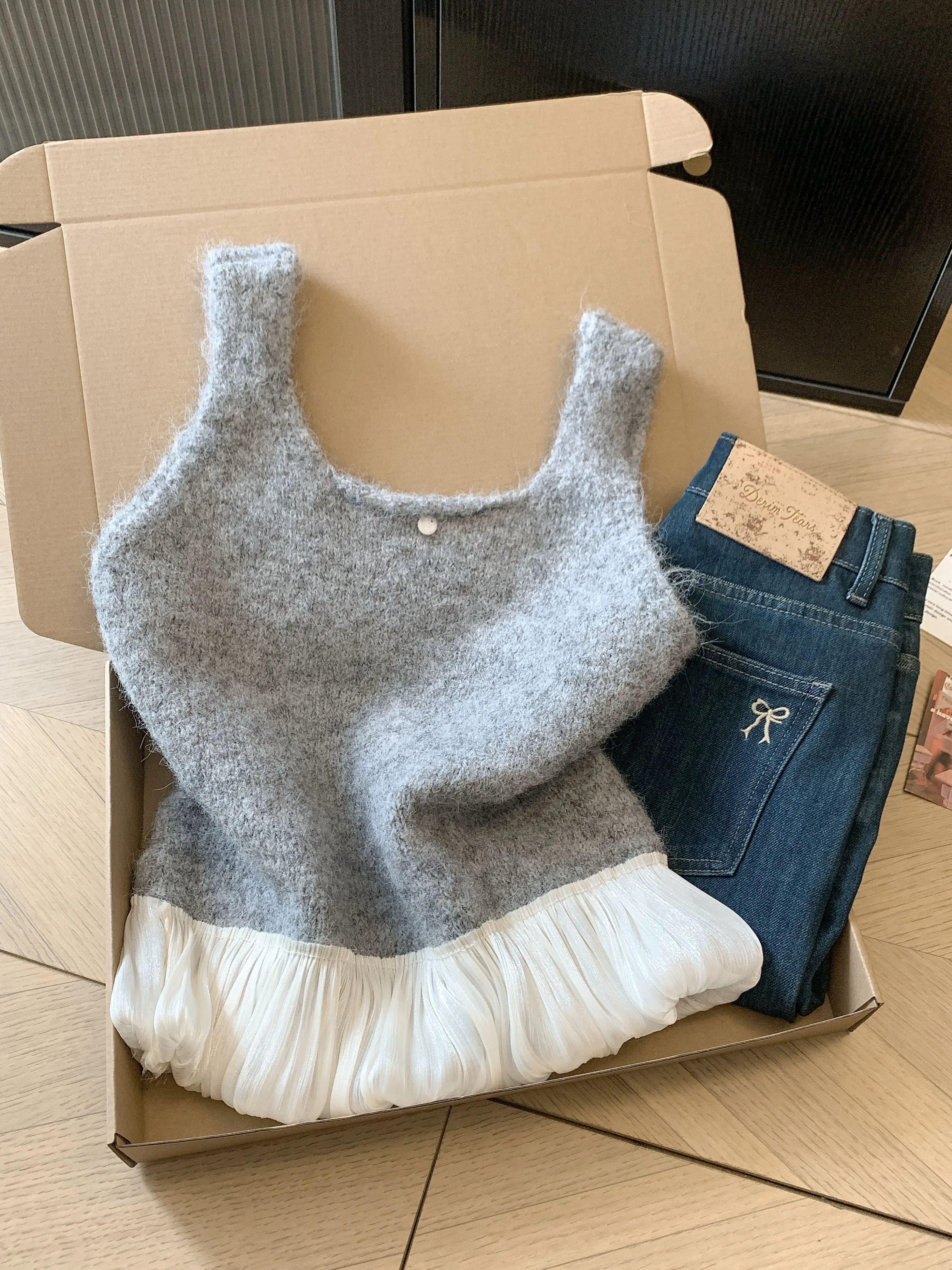 Korean Style Knitted Sleeveless Vest Women's Autumn Winter New Style Layering No Sleeve Top Self-Reserve Recommendation
Korean Style Knitted Sleeveless Vest Women's Autumn Winter New Style Layering No Sleeve Top Self-Reserve Recommendation