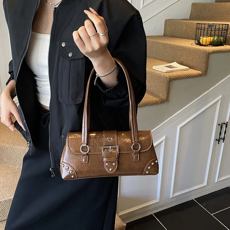 Classic Elegant High End Women Handbag Luxury Leather Trendy Design Ladies Tote Bag Casual Simple Vintage Style Bag
Classic Elegant High End Women Handbag Luxury Leather Trendy Design Ladies Tote Bag Casual Simple Vintage Style Bag