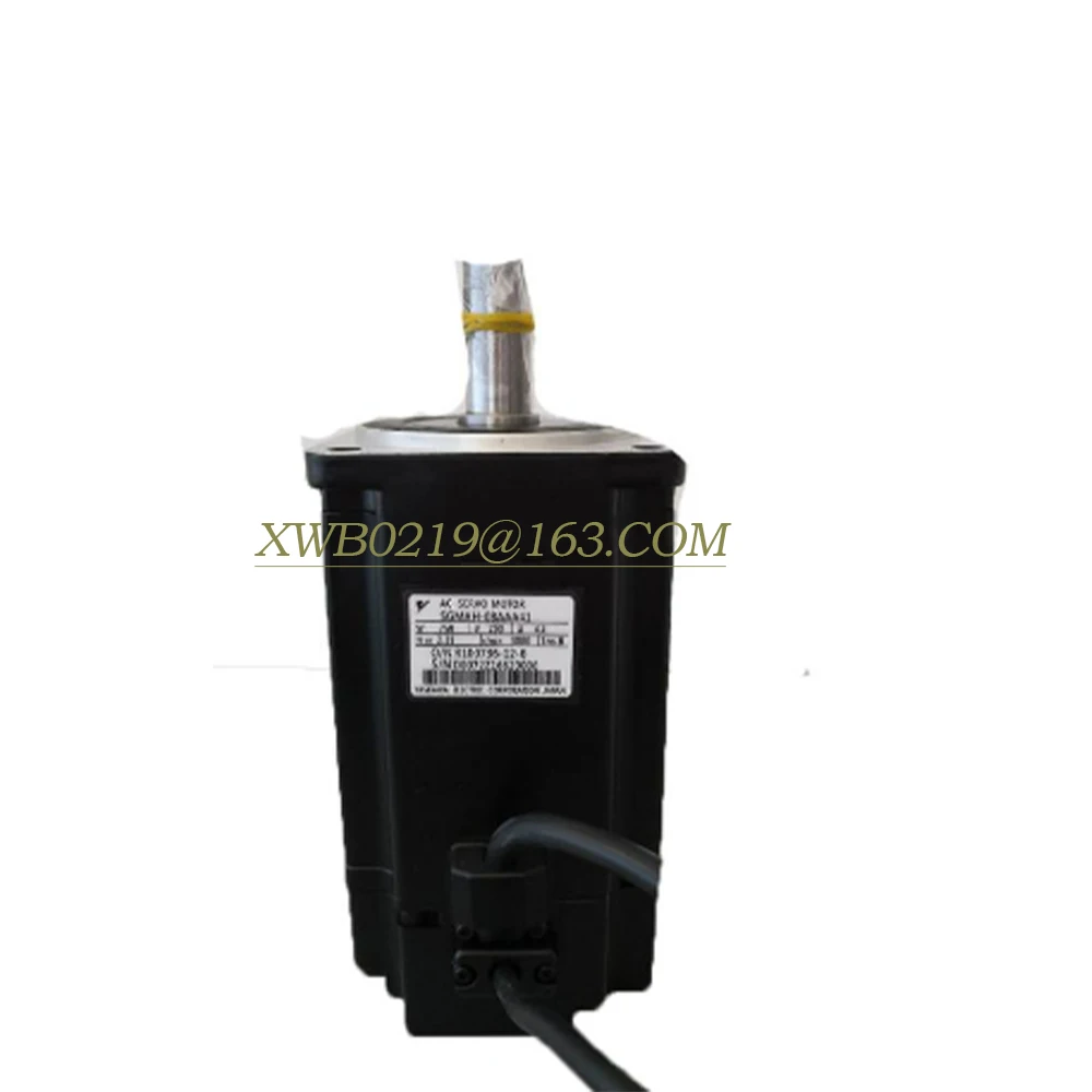 Совершенно новый оригинальный серводвигатель SGMAH-08AAA41
Совершенно новый оригинальный серводвигатель SGMAH-08AAA41