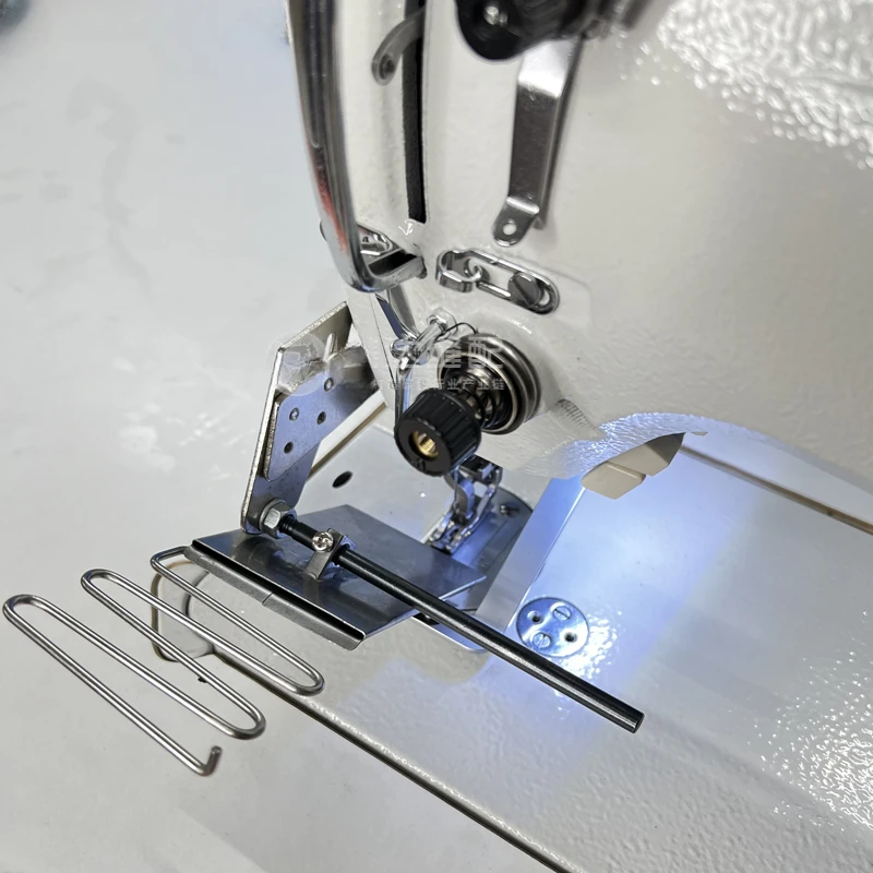 Дифференциальная швейная машина Lockstitch, кружевная горка, плоская трубка, многоигольная полоса
Дифференциальная швейная машина Lockstitch, кружевная горка, плоская трубка, многоигольная полоса