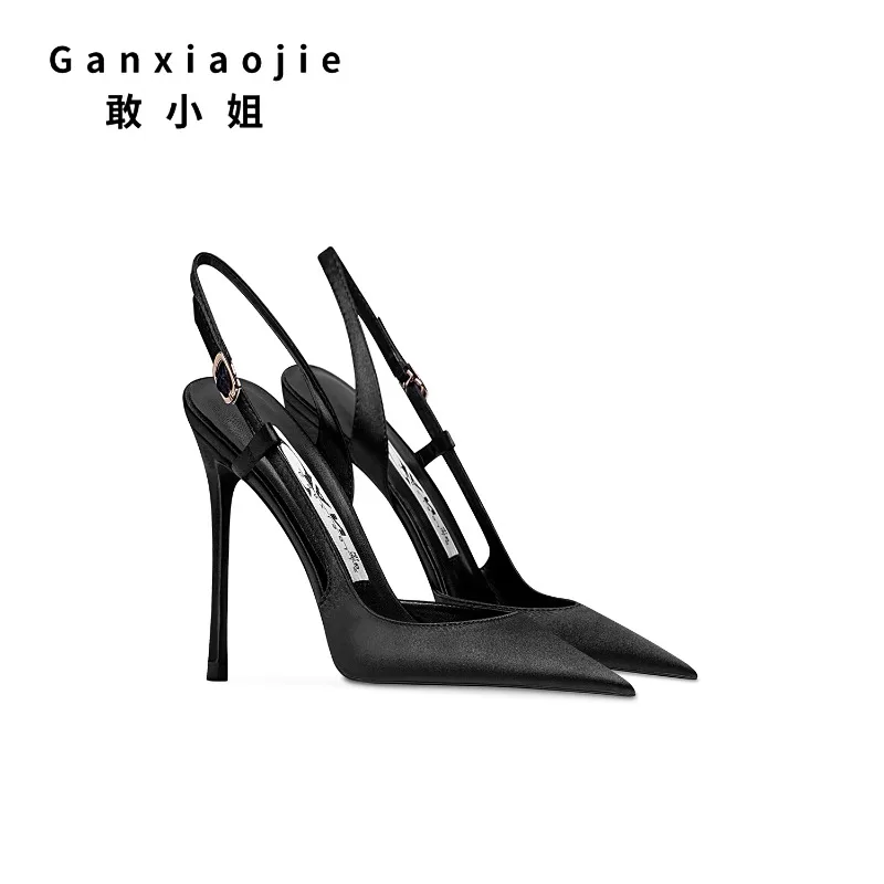 Черные атласные туфли на высоком каблуке 2025 года с острым носком, неглубоким горлышком, универсальные и сексуальные цельные женские босоножки с пряжкой и ремешком
Черные атласные туфли на высоком каблуке 2025 года с острым носком, неглубоким горлышком, универсальные и сексуальные цельные женские босоножки с пряжкой и ремешком