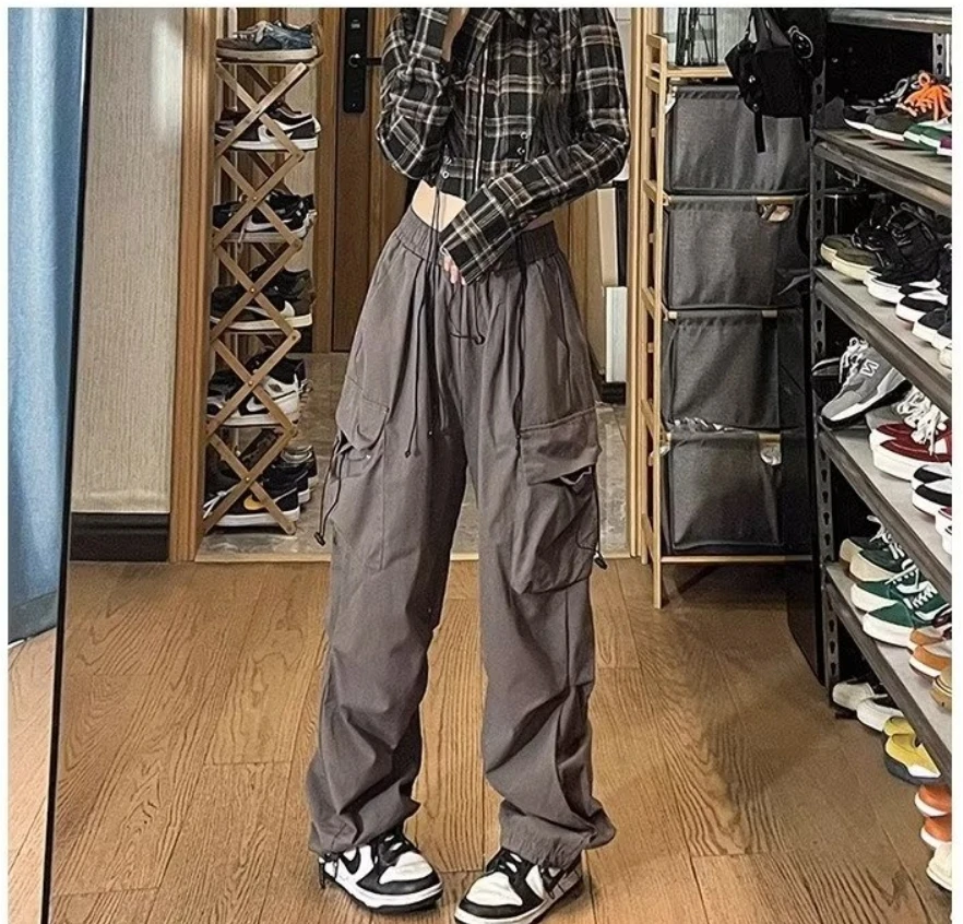 Retro sports pants work pants women's summer thin design 2024 new high waisted casual versatile straight leg leg binding
Retro sports pants work pants women's summer thin design 2024 new high waisted casual versatile straight leg leg binding