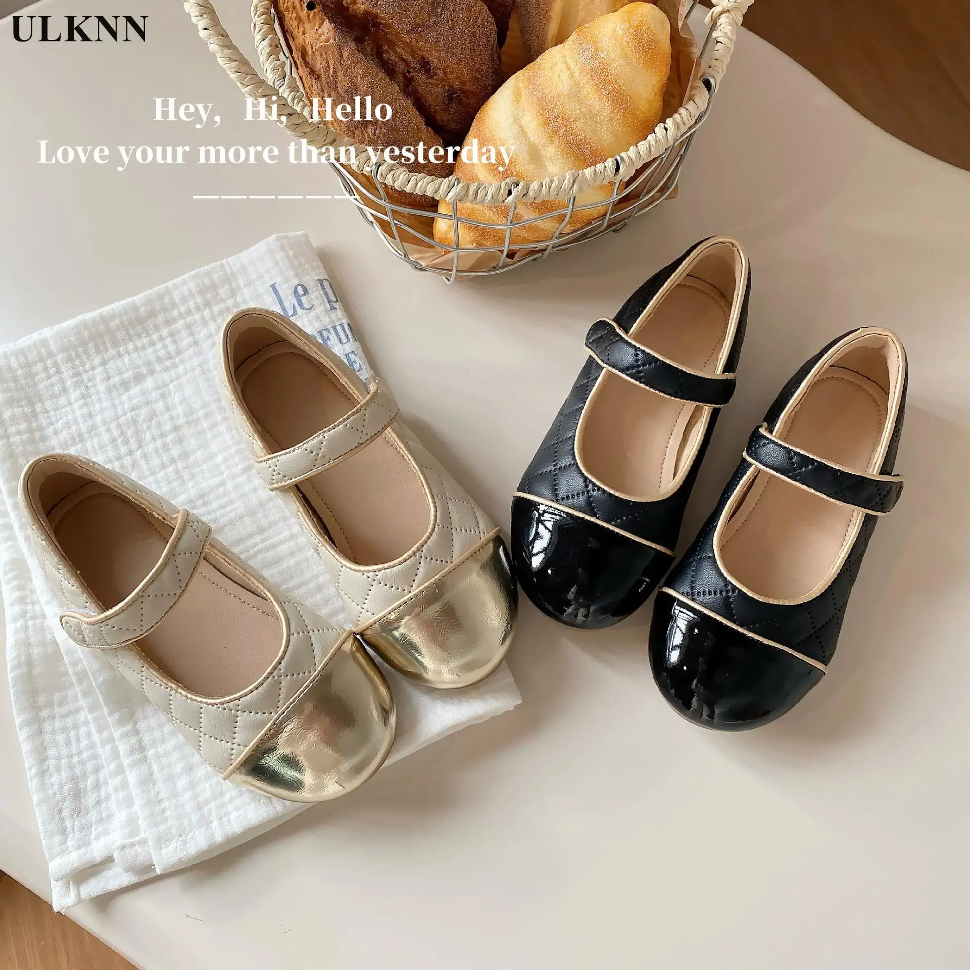 Student Beige Single Shoes 2024 Girls' Shoes Fashionable Simple Princess Shoes Lightweight Children's Mary Jane Single Shoe
Student Beige Single Shoes 2024 Girls' Shoes Fashionable Simple Princess Shoes Lightweight Children's Mary Jane Single Shoe