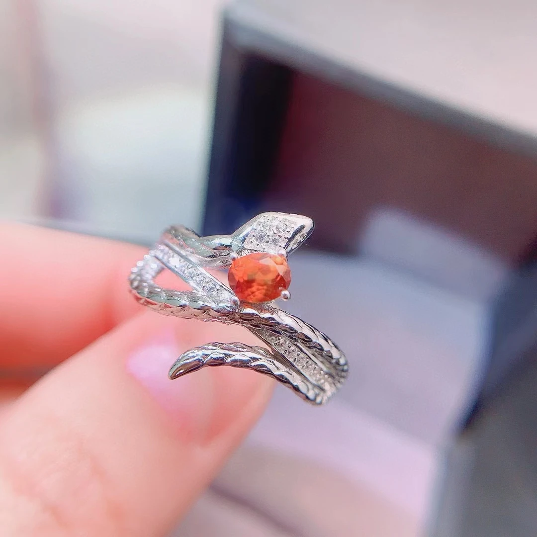 Модное серебряное кольцо со змеей 925 пробы для женщин, 4 мм * 5 мм, 0,4 карата, кольцо из натурального граната Fanta с позолоченным серебряным топазом, ювелирные изделия
Модное серебряное кольцо со змеей 925 пробы для женщин, 4 мм * 5 мм, 0,4 карата, кольцо из натурального граната Fanta с позолоченным серебряным топазом, ювелирные изделия