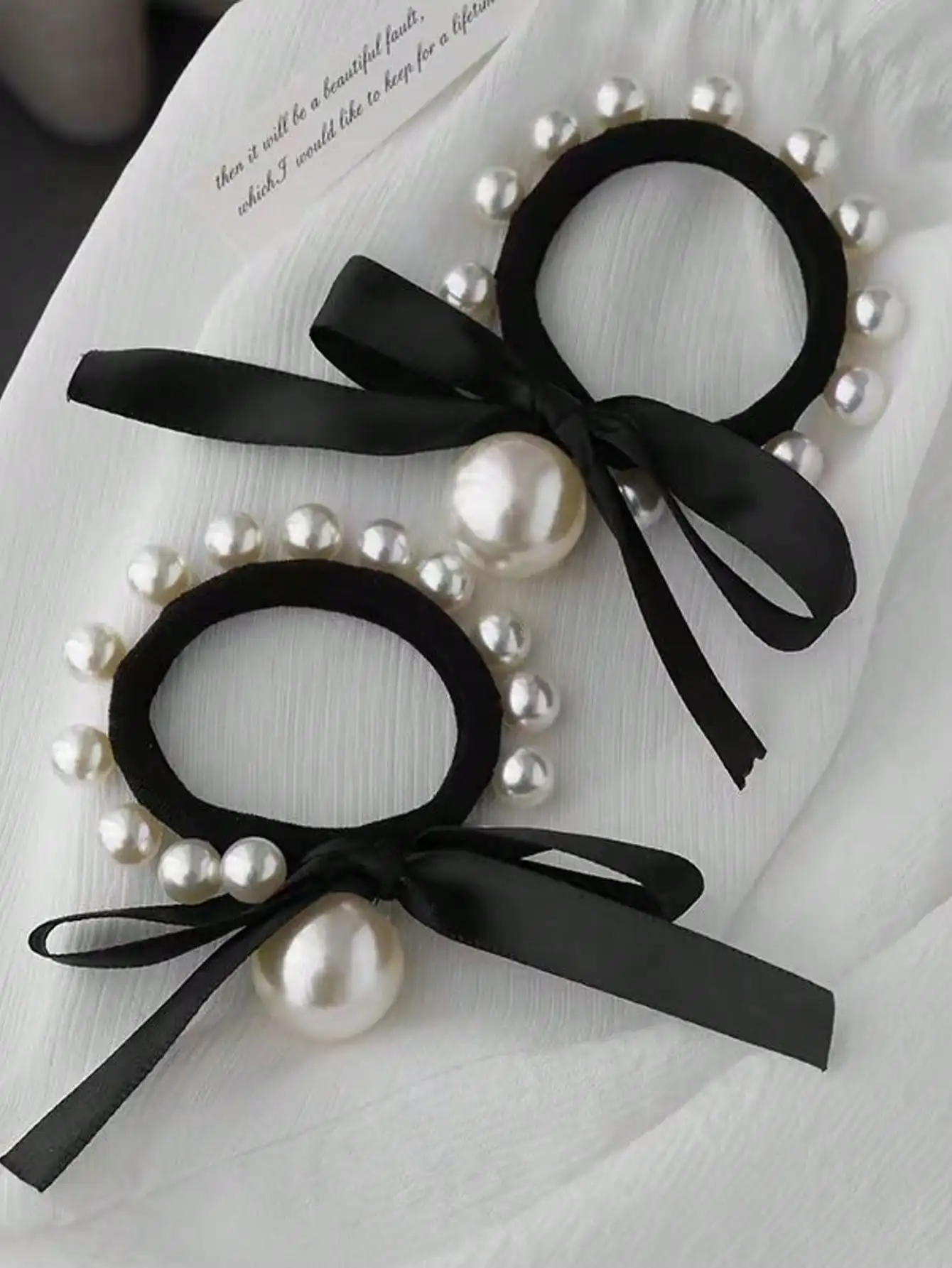2pcs Faux Pearl Bow Hair Ties, High Stretch Seamless Ponytail Holders for Women, Vintage Daily Hairstyles and Cute Gift Giving
2pcs Faux Pearl Bow Hair Ties, High Stretch Seamless Ponytail Holders for Women, Vintage Daily Hairstyles and Cute Gift Giving