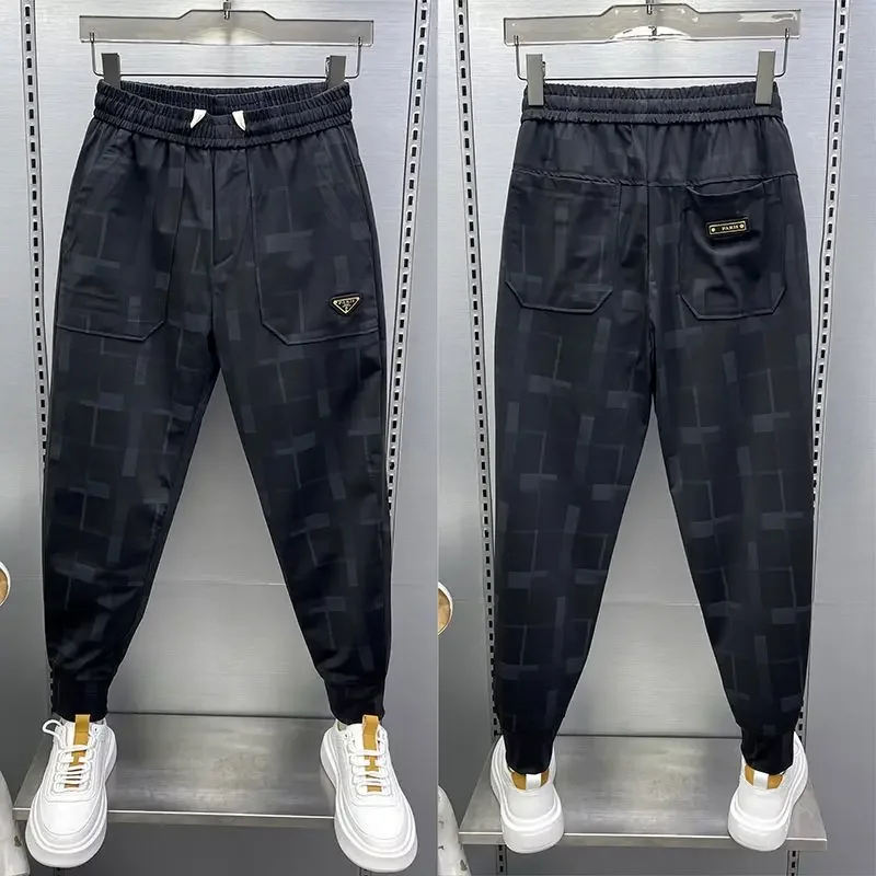 Trendy Pattern Plaid Streetwear Trousers High Quality Jogger Sweatpants Fashion Luxury Brand Autumn and Spring Pants Z89
Trendy Pattern Plaid Streetwear Trousers High Quality Jogger Sweatpants Fashion Luxury Brand Autumn and Spring Pants Z89