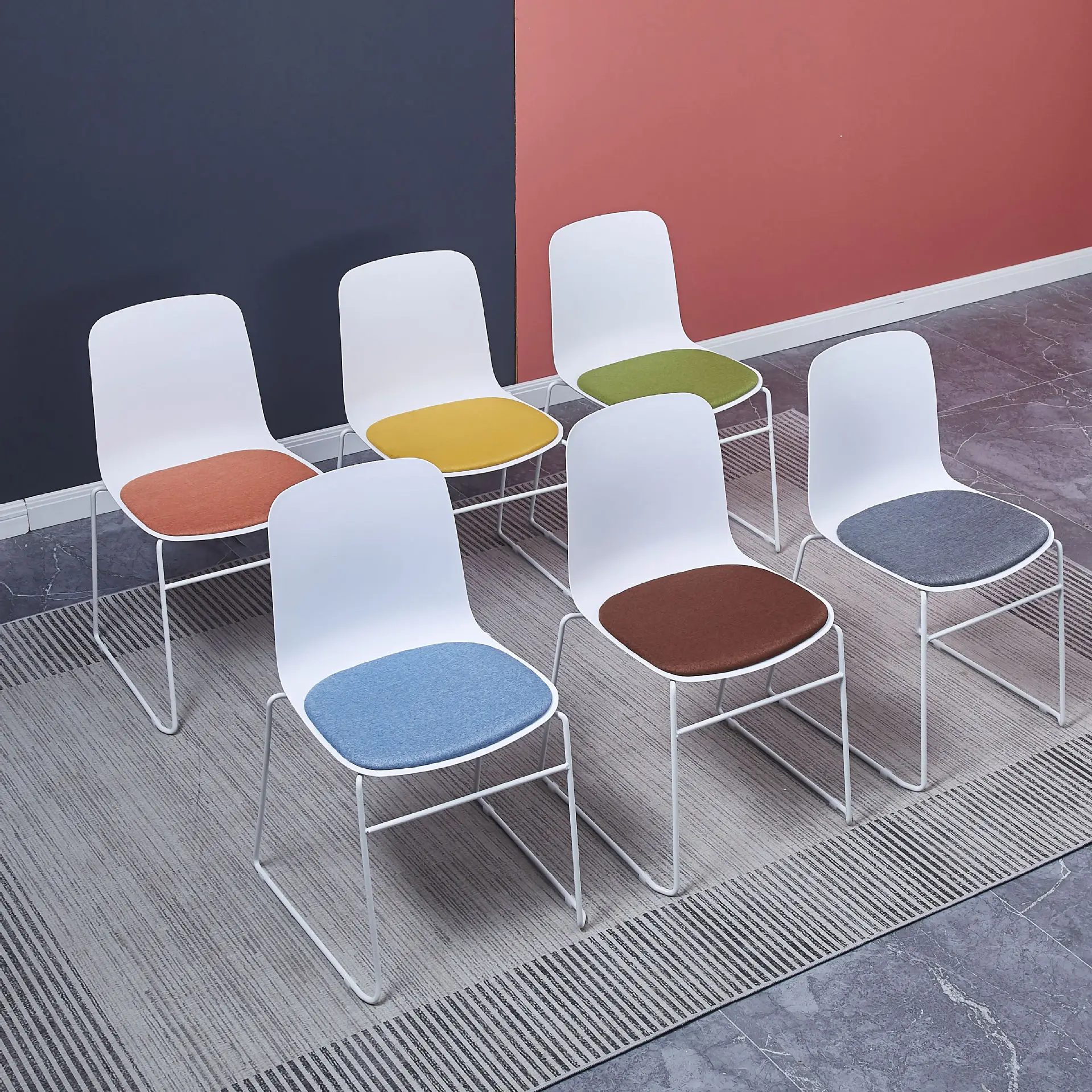 Tong Age Manufacturers Wholesale Plastic Chairs, Modern Office Plastic Chairs, Simple Household Back Chairs Can Be Stacked
Tong Age Manufacturers Wholesale Plastic Chairs, Modern Office Plastic Chairs, Simple Household Back Chairs Can Be Stacked