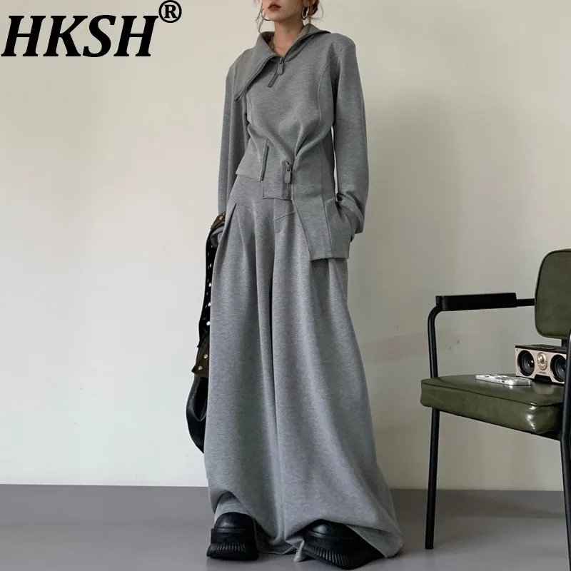 HKSH весенне-осенний новый женский комплект, асимметричный однотонный нишевый дизайн, элегантный свитшот, повседневные спортивные широкие брюки HK17054
HKSH весенне-осенний новый женский комплект, асимметричный однотонный нишевый дизайн, элегантный свитшот, повседневные спортивные широкие брюки HK17054
