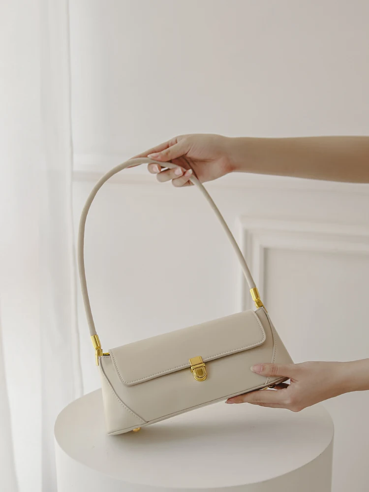 Unique Design Women's Bag 2026 New Fashionable French Bread Bag Simple Match Handbag Single Shoulder Underarm Bag
Unique Design Women's Bag 2026 New Fashionable French Bread Bag Simple Match Handbag Single Shoulder Underarm Bag