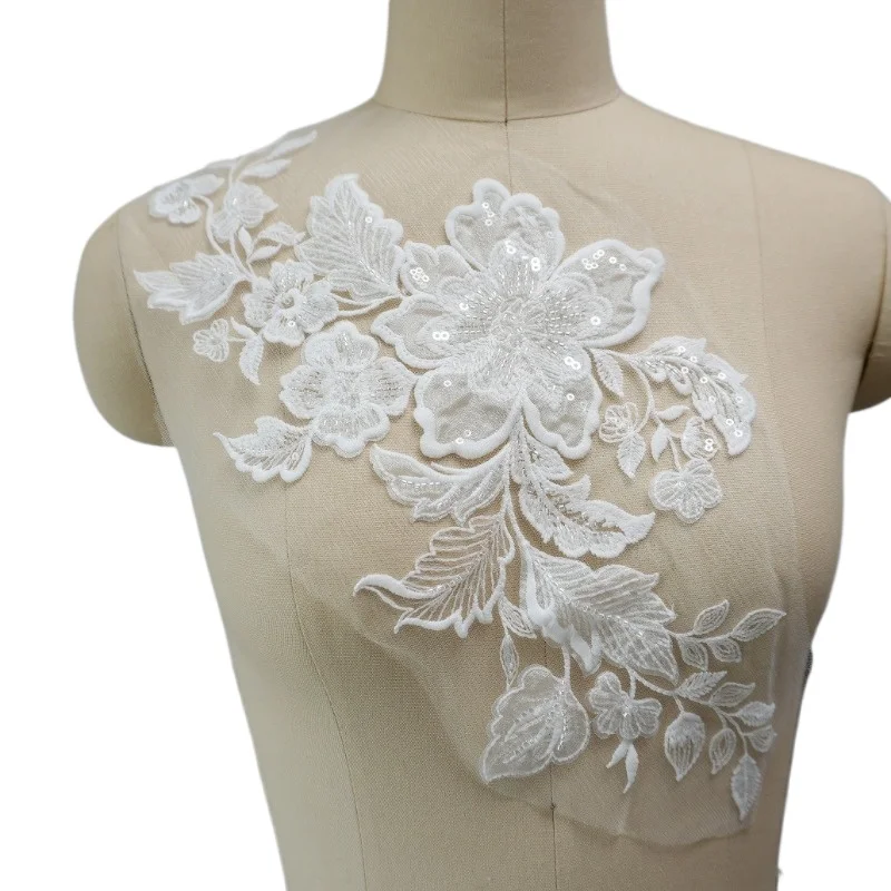 Новая аппликация из бисера и пайеток 3D: зеркальные цветы, кружево, ткань, декор для вечернего платья (на грудь и спину)
Новая аппликация из бисера и пайеток 3D: зеркальные цветы, кружево, ткань, декор для вечернего платья (на грудь и спину)