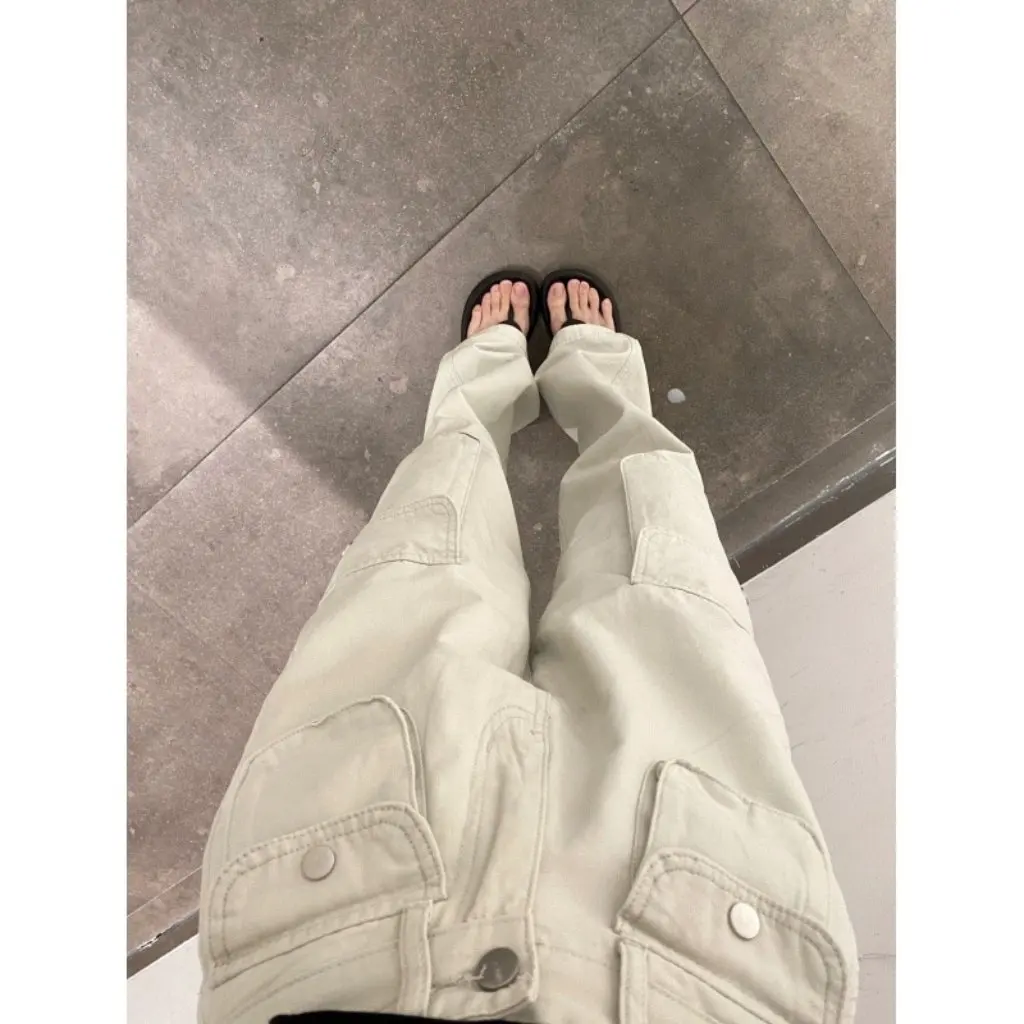 plus Size American Retro Multi-Pocket Workwear Jeans High Waist Straight Loose Wide Leg Pants for Women Chubby Autumn Fashion
plus Size American Retro Multi-Pocket Workwear Jeans High Waist Straight Loose Wide Leg Pants for Women Chubby Autumn Fashion