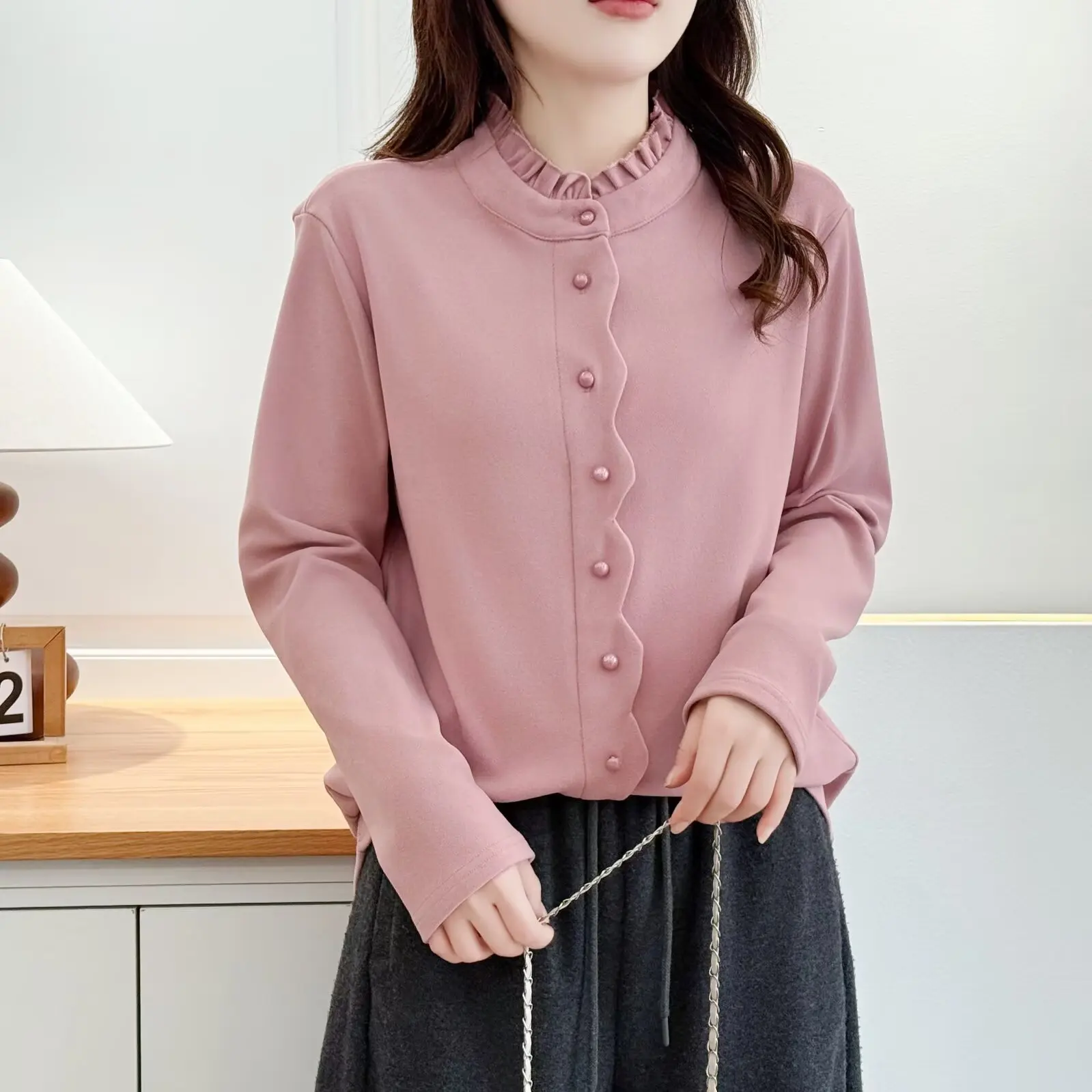 XXXXL модная женская футболка больших размеров DE бархатная теплая новая осенне-зимняя стильная футболка с рюшами на воротнике и длинными рукавами внутри топы 2557
XXXXL модная женская футболка больших размеров DE бархатная теплая новая осенне-зимняя стильная футболка с рюшами на воротнике и длинными рукавами внутри топы 2557