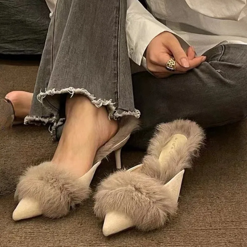Женская осенне-зимняя верхняя одежда с острым носком, новинка 2025, меховые полутапочки на французском меховом каблуке
Женская осенне-зимняя верхняя одежда с острым носком, новинка 2025, меховые полутапочки на французском меховом каблуке