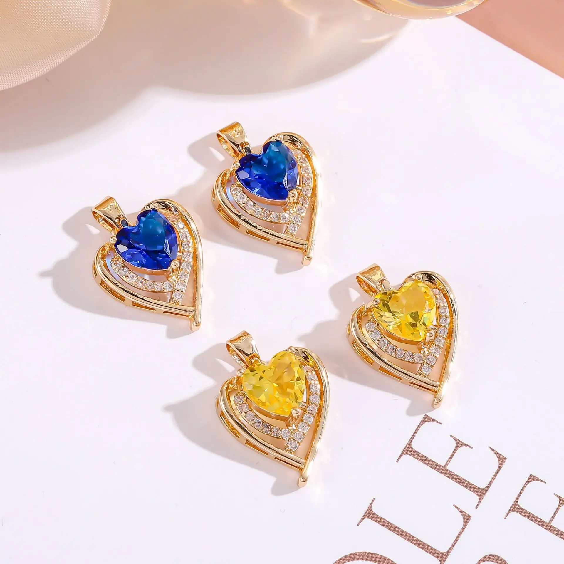 10pcs/ Bag Hot selling Light Luxury Full Diamond Love Pendant DIY Jewelry Accessories Versatile Necklace Pendant
10pcs/ Bag Hot selling Light Luxury Full Diamond Love Pendant DIY Jewelry Accessories Versatile Necklace Pendant