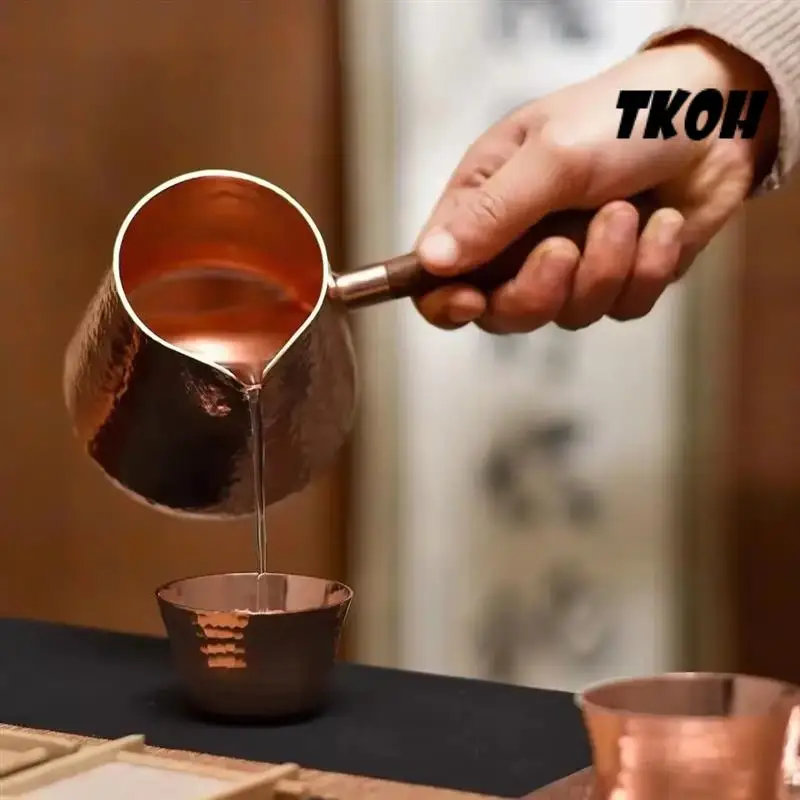 TKOH-500Ml Pure Copper Latte Pitcher Milk Jug With Wooden Handle Kettles Hammer Handcraft Drinkware Tableware
TKOH-500Ml Pure Copper Latte Pitcher Milk Jug With Wooden Handle Kettles Hammer Handcraft Drinkware Tableware