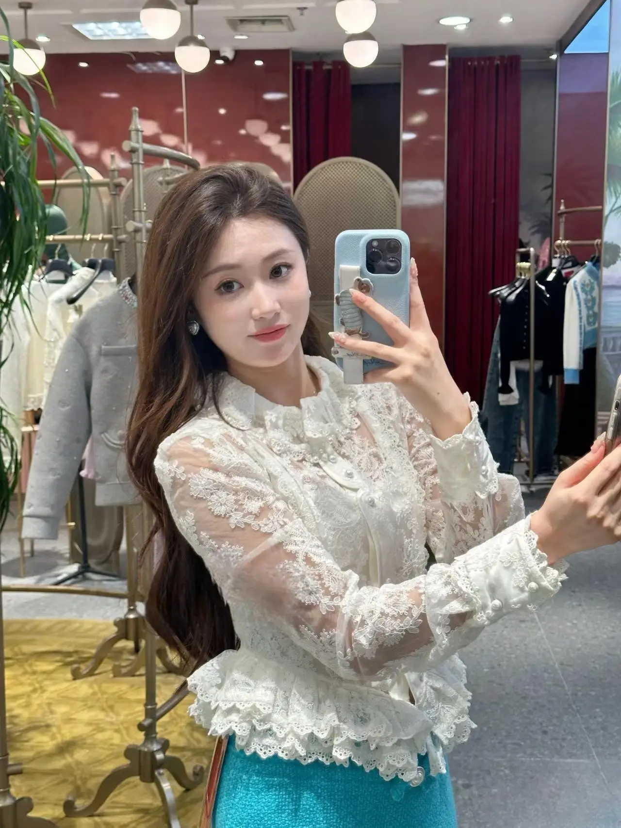 Baroque Court Style Lace Collar Button Embellished Shirt Autumn Winter New Fairy Shirt Slim Fit Velvet Long Sleeve Short Length
Baroque Court Style Lace Collar Button Embellished Shirt Autumn Winter New Fairy Shirt Slim Fit Velvet Long Sleeve Short Length