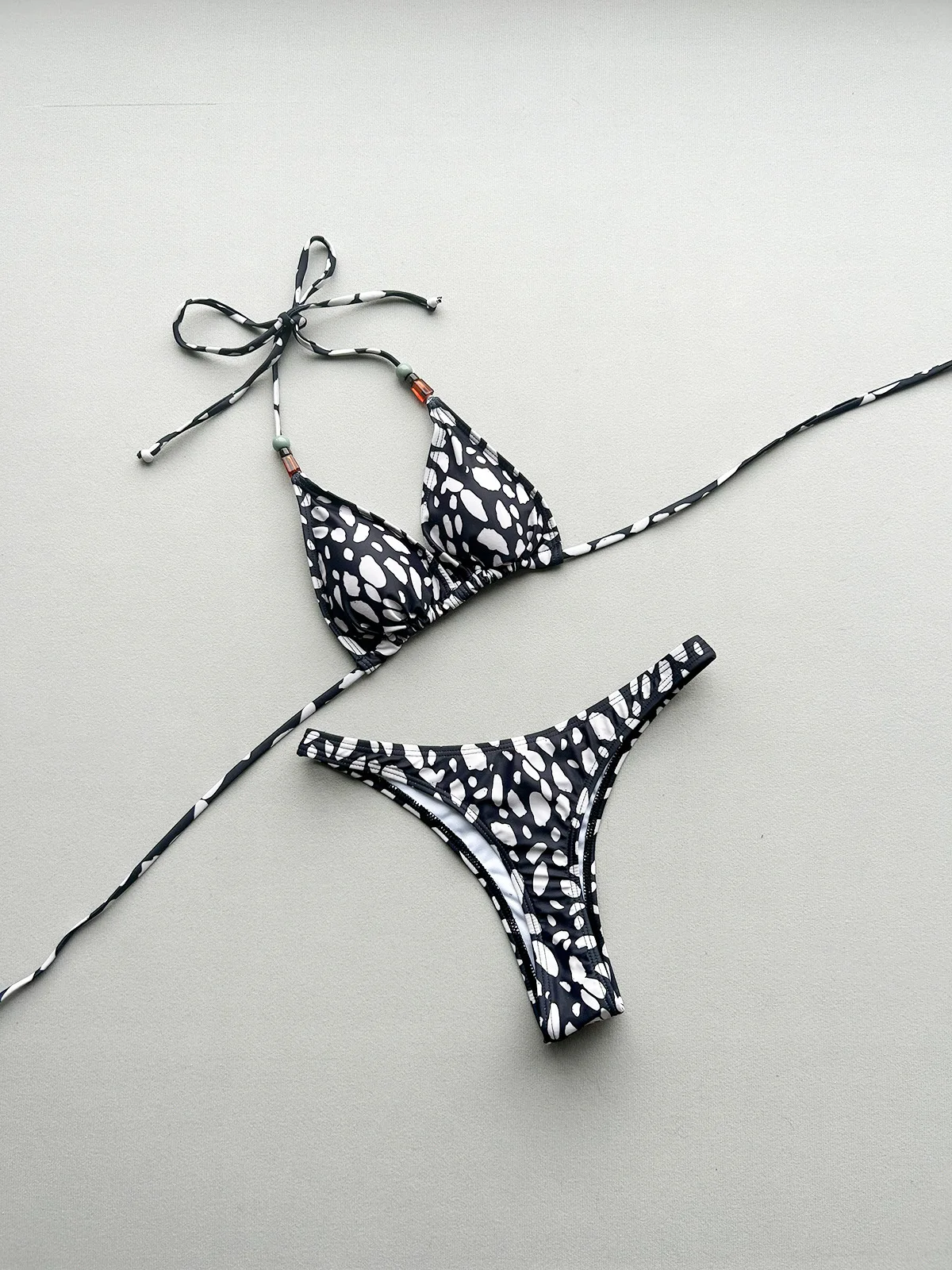 sexy black print beads micro bikinis sets two pieces halter tie thong swimsuits bathing suit swimwear biquini tankini trikini
sexy black print beads micro bikinis sets two pieces halter tie thong swimsuits bathing suit swimwear biquini tankini trikini