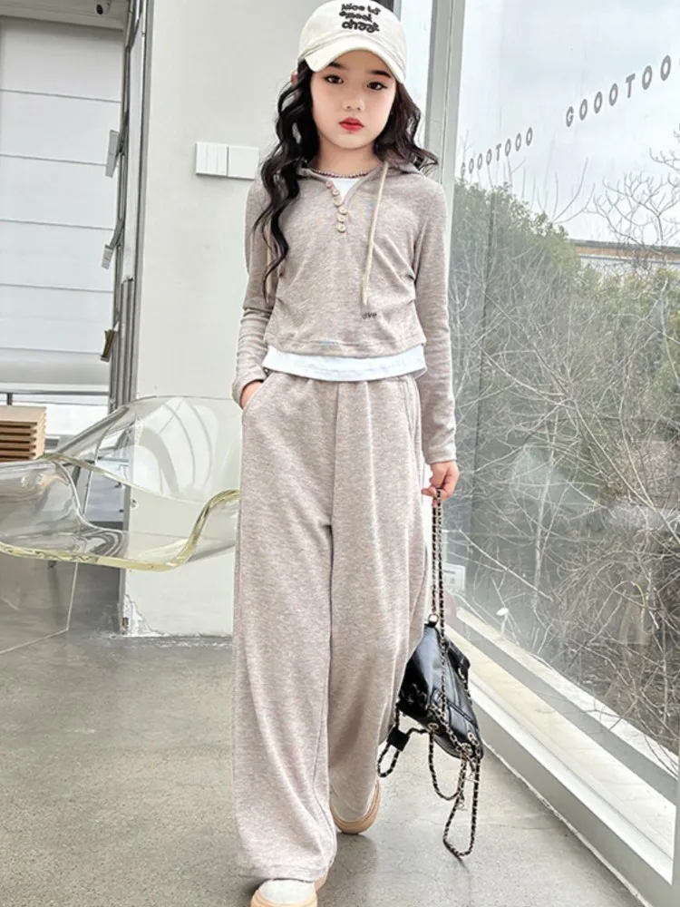 Girls Knitted Set Summer 2024 New Big Boy Fashion Girl Casual Hooded shirt long Sleeve Wide Leg Pants 2-piece Set
Girls Knitted Set Summer 2024 New Big Boy Fashion Girl Casual Hooded shirt long Sleeve Wide Leg Pants 2-piece Set