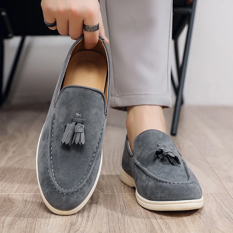 Мужские замшевые лоферы с кисточками, повседневные слипоны для вождения, удобные легкие пенни-лоферы для ежедневной носки, обувь на плоской подошве
Мужские замшевые лоферы с кисточками, повседневные слипоны для вождения, удобные легкие пенни-лоферы для ежедневной носки, обувь на плоской подошве