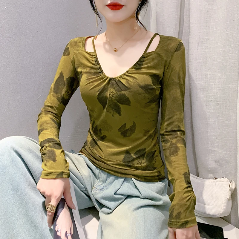 2023 New Fall Winter European Clothes Mesh T-Shirt Sexy V-Neck Camis Hollow Out Print Women Tops Long Sleeve Stretchy Tees 39210
2023 New Fall Winter European Clothes Mesh T-Shirt Sexy V-Neck Camis Hollow Out Print Women Tops Long Sleeve Stretchy Tees 39210