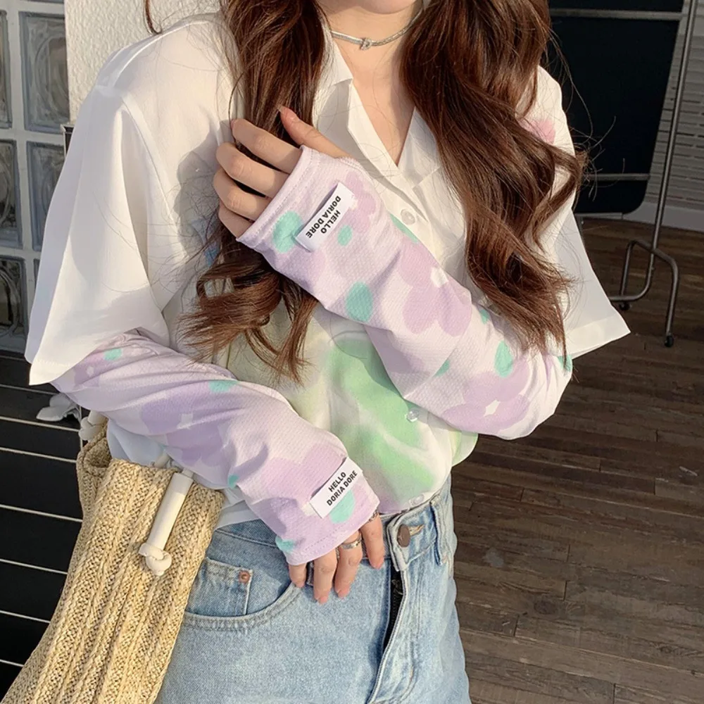 Fashion Ice Silk Printed Sleeves Elastic Ultrathin Long Gloves Ultraviolet-proof Breathable Sunscreen Sleeves
Fashion Ice Silk Printed Sleeves Elastic Ultrathin Long Gloves Ultraviolet-proof Breathable Sunscreen Sleeves