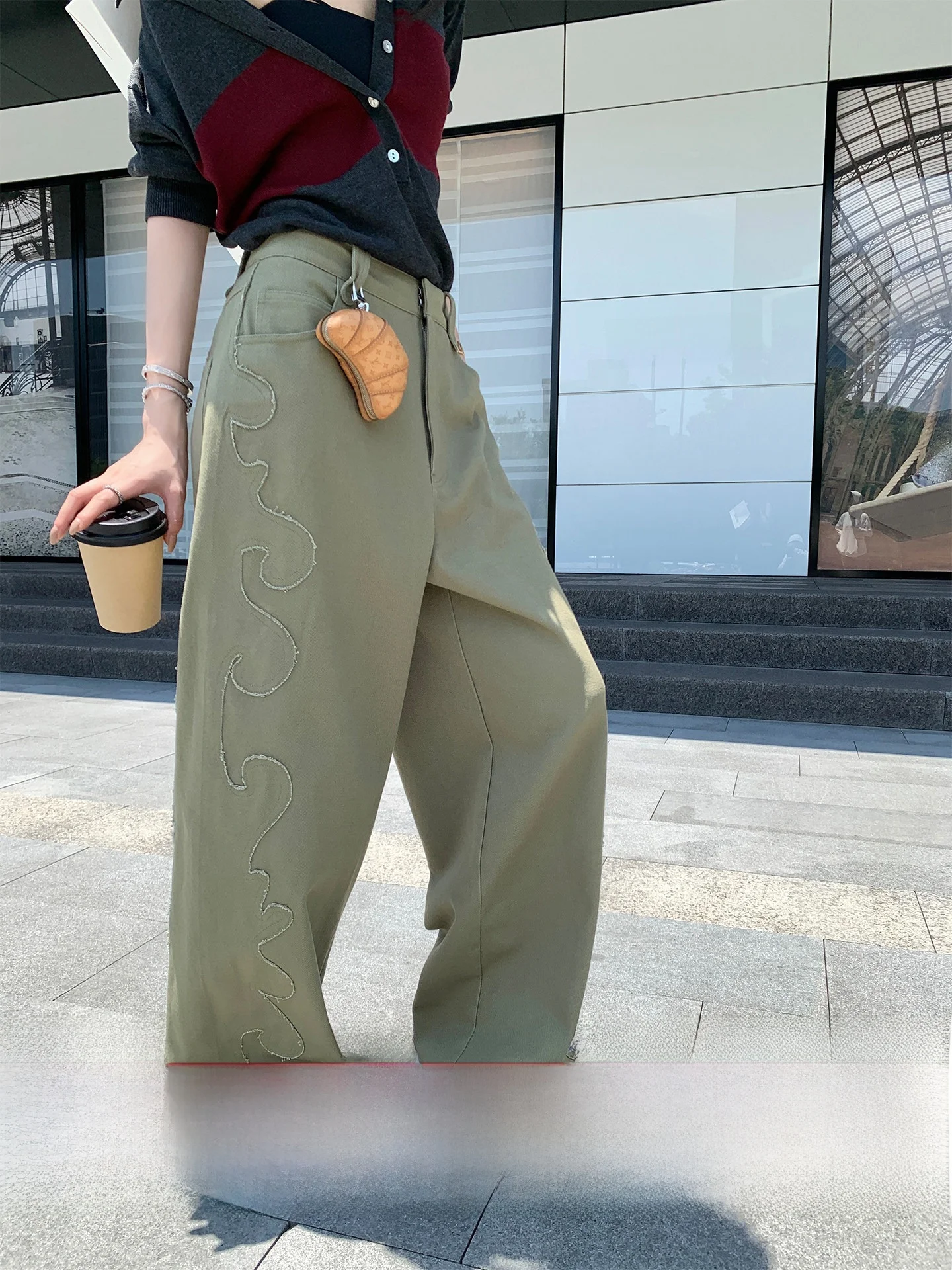 Summer New Loose Wide Leg Pants Women's Casual Trousers Floral Patchwork Floor-Length Vintage Straight Tube Pants
Summer New Loose Wide Leg Pants Women's Casual Trousers Floral Patchwork Floor-Length Vintage Straight Tube Pants