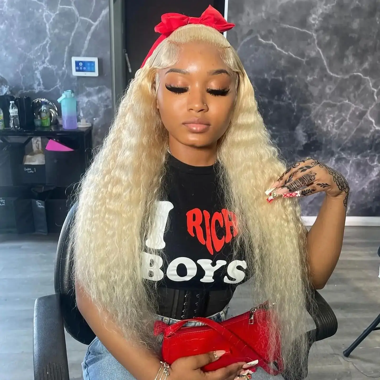 613 Blonde Lace Front Wig 13x4 Deep Wave HD Lace Frontal Wigs Human Hair Colored Water Wave Curly Lace Wigs For Women Brazilian
613 Blonde Lace Front Wig 13x4 Deep Wave HD Lace Frontal Wigs Human Hair Colored Water Wave Curly Lace Wigs For Women Brazilian