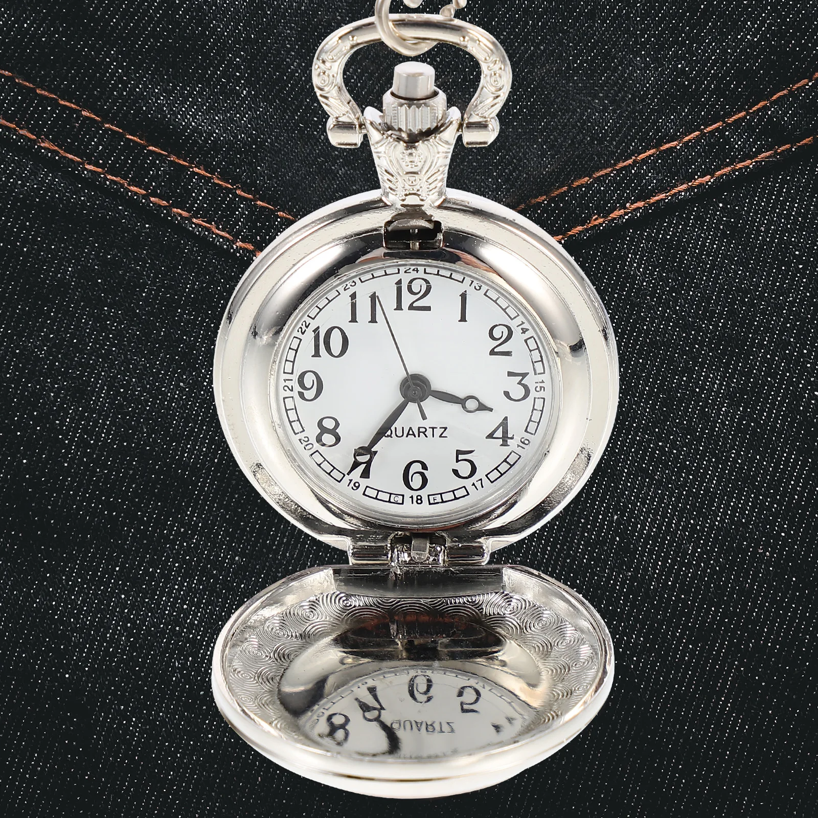 1 pc Retro Xmas Pocket Watch Santa Watch Durable Alloy Hanging Timepiece For Holiday Gift
1 pc Retro Xmas Pocket Watch Santa Watch Durable Alloy Hanging Timepiece For Holiday Gift
