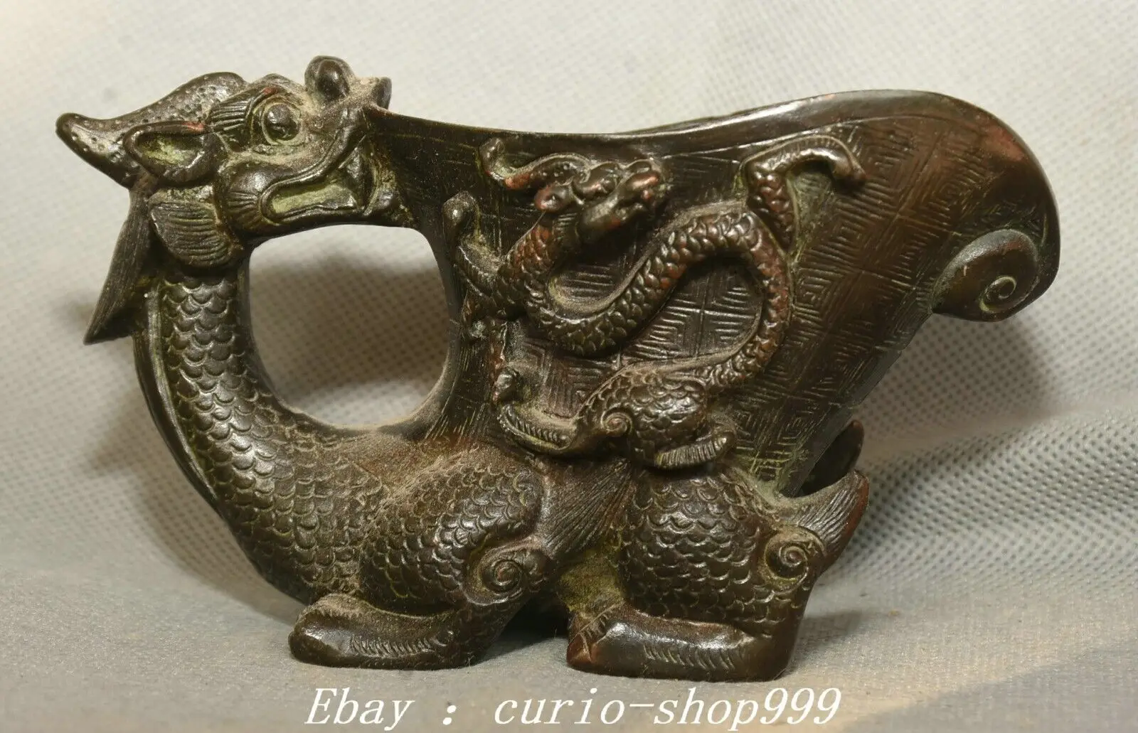 4.7 inch Old Dynasty Pure Copper Dragon Dragon Beast Animal Zune Wine Container Cup Statue - Early Old Brass
4.7 inch Old Dynasty Pure Copper Dragon Dragon Beast Animal Zune Wine Container Cup Statue - Early Old Brass