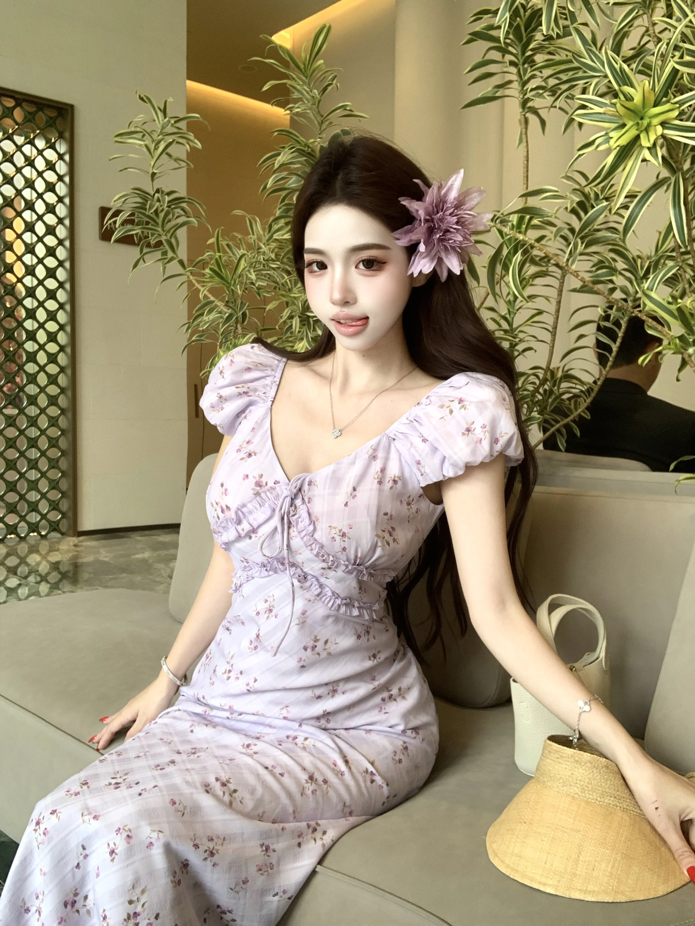Summer Floral V-neck Short Sleeve Women's Dress Waist-cinching Bodycon Long Skirt Korean Style Commute Dress Slimming Effect
Summer Floral V-neck Short Sleeve Women's Dress Waist-cinching Bodycon Long Skirt Korean Style Commute Dress Slimming Effect