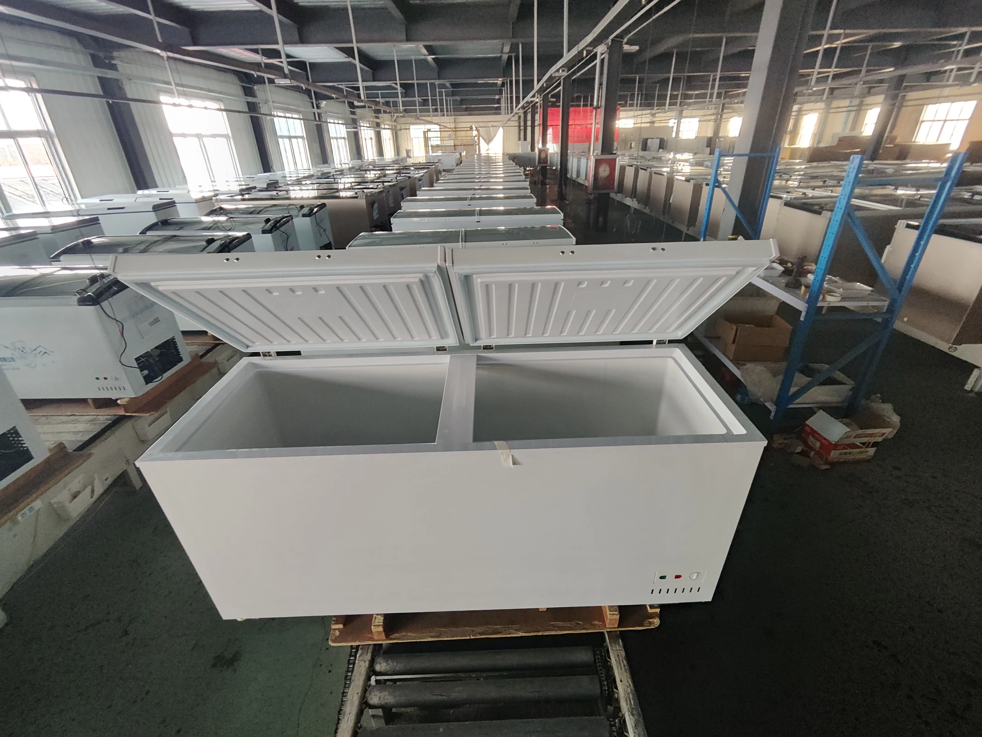 900L Direct Cooling Temperature -18 +2degrees Celsius Double Door Horizontal Chest Top Opening Seafood Display Freezer
900L Direct Cooling Temperature -18 +2degrees Celsius Double Door Horizontal Chest Top Opening Seafood Display Freezer