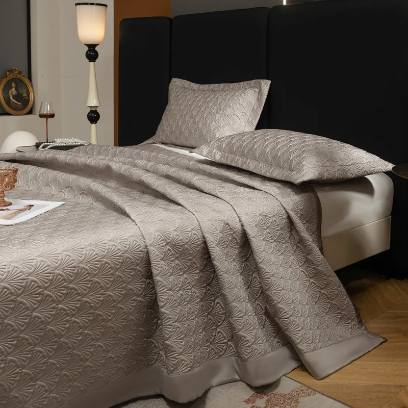 Solid Color Luxury Quilt Set 3PCS - Silky Soft Bedspread, 1pc Minimalist High-End Bed Blanket, Breathable Lightweight Coverlet
Solid Color Luxury Quilt Set 3PCS - Silky Soft Bedspread, 1pc Minimalist High-End Bed Blanket, Breathable Lightweight Coverlet