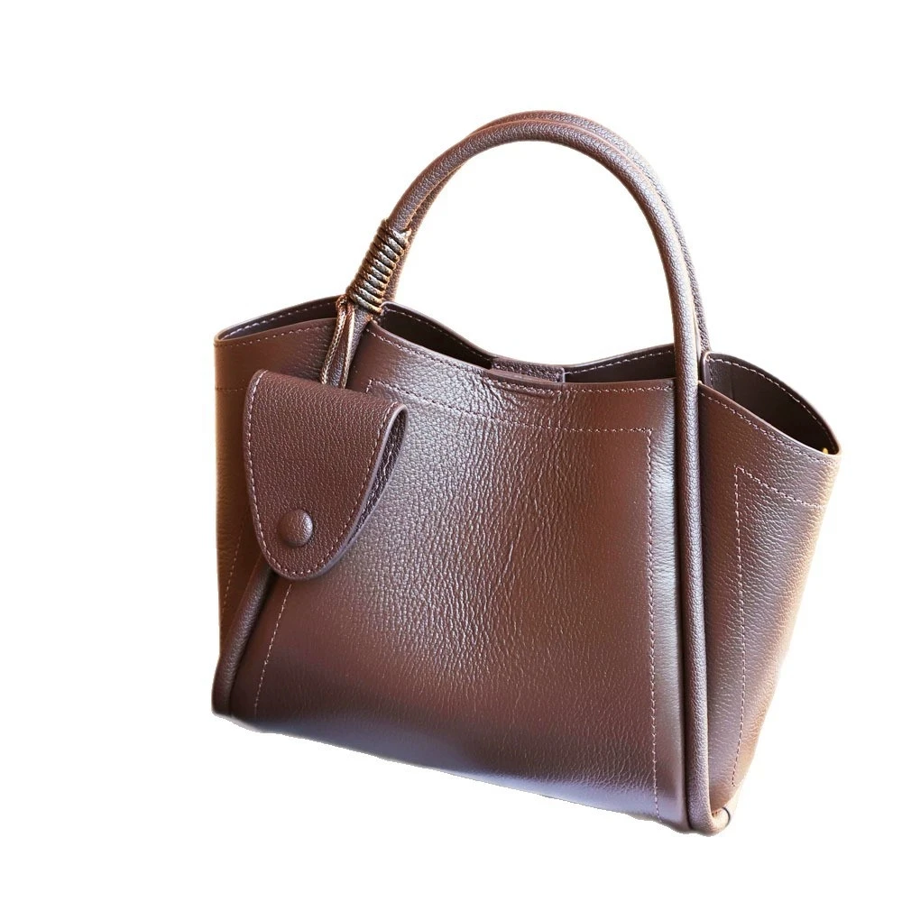 Новая сумка из натуральной кожи Oilwax 2026 года, маленькая модная женская сумка через плечо или кроссбоди из коровьей кожи для молодых девушек
Новая сумка из натуральной кожи Oilwax 2026 года, маленькая модная женская сумка через плечо или кроссбоди из коровьей кожи для молодых девушек