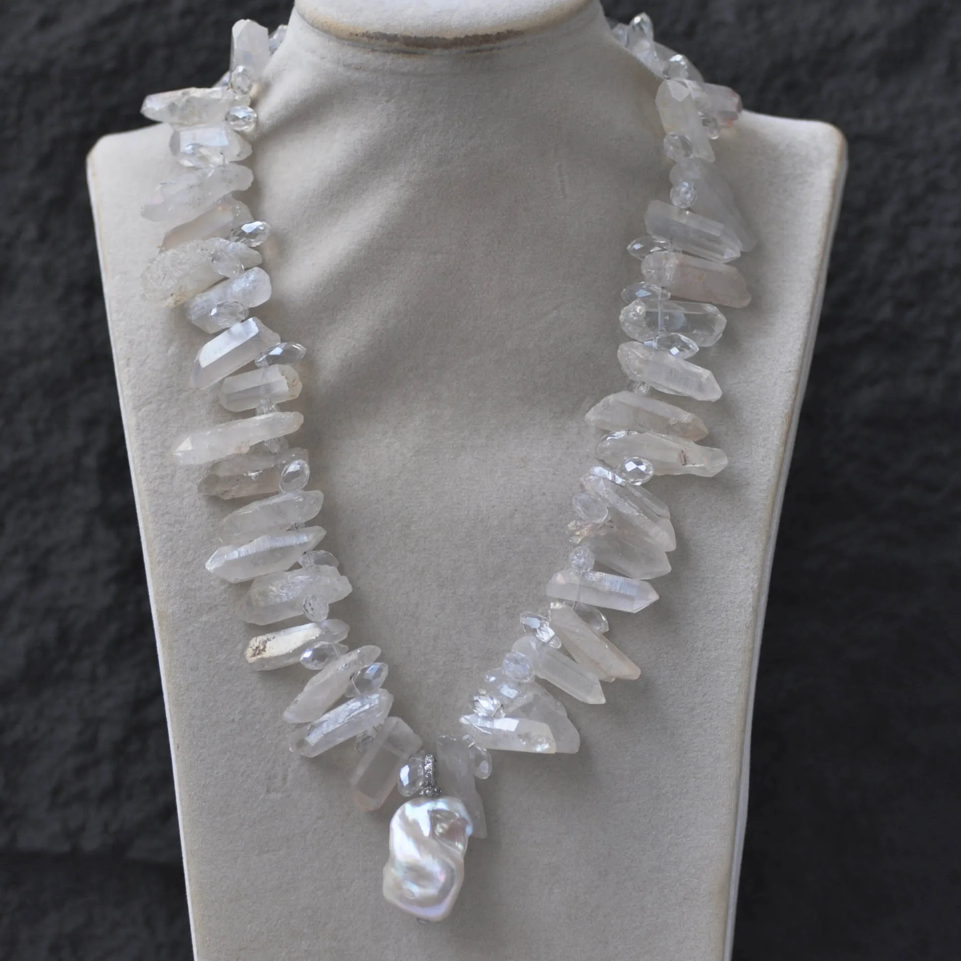 MTC·STAR 18'' 35mm White Baroque Reborn Keshi Pearl Clean Crystal Pillar Necklace Pendant (Z13868 )
MTC·STAR 18'' 35mm White Baroque Reborn Keshi Pearl Clean Crystal Pillar Necklace Pendant (Z13868 )