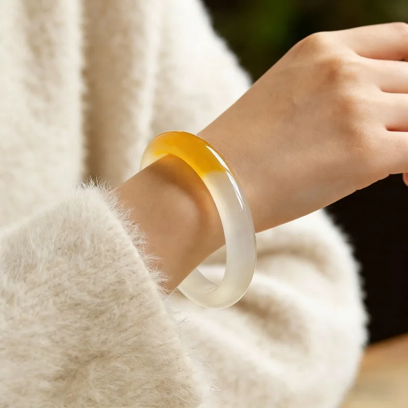 Retro Transparent Sugar Bracelet, Hydrated and Versatile Chalcedony Agate Jade Bracelet
Retro Transparent Sugar Bracelet, Hydrated and Versatile Chalcedony Agate Jade Bracelet