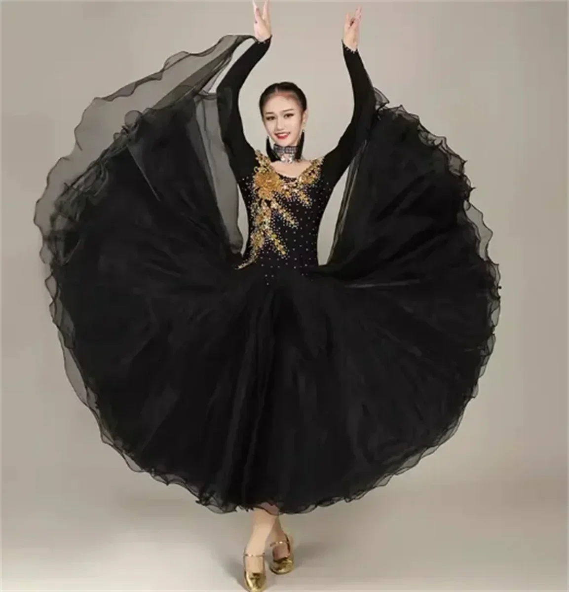 New Modern Performance Dress National Standard Waltz Diamond Inlaid Modern Dance Skirt
New Modern Performance Dress National Standard Waltz Diamond Inlaid Modern Dance Skirt
