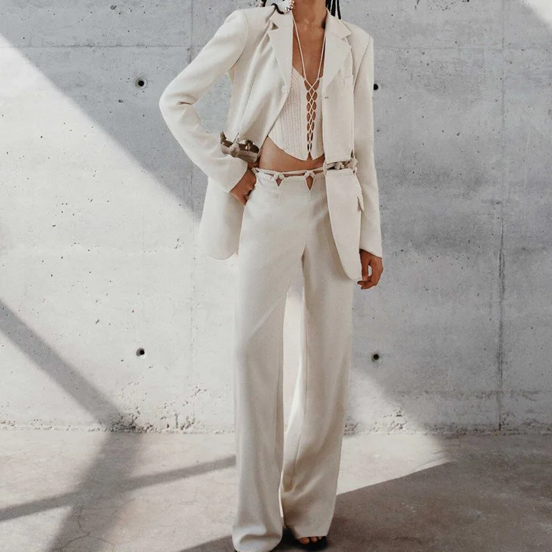 Женский осенний тканый лоскутный короткий пиджак с вырезами, модная и стильная куртка черного цвета
Женский осенний тканый лоскутный короткий пиджак с вырезами, модная и стильная куртка черного цвета